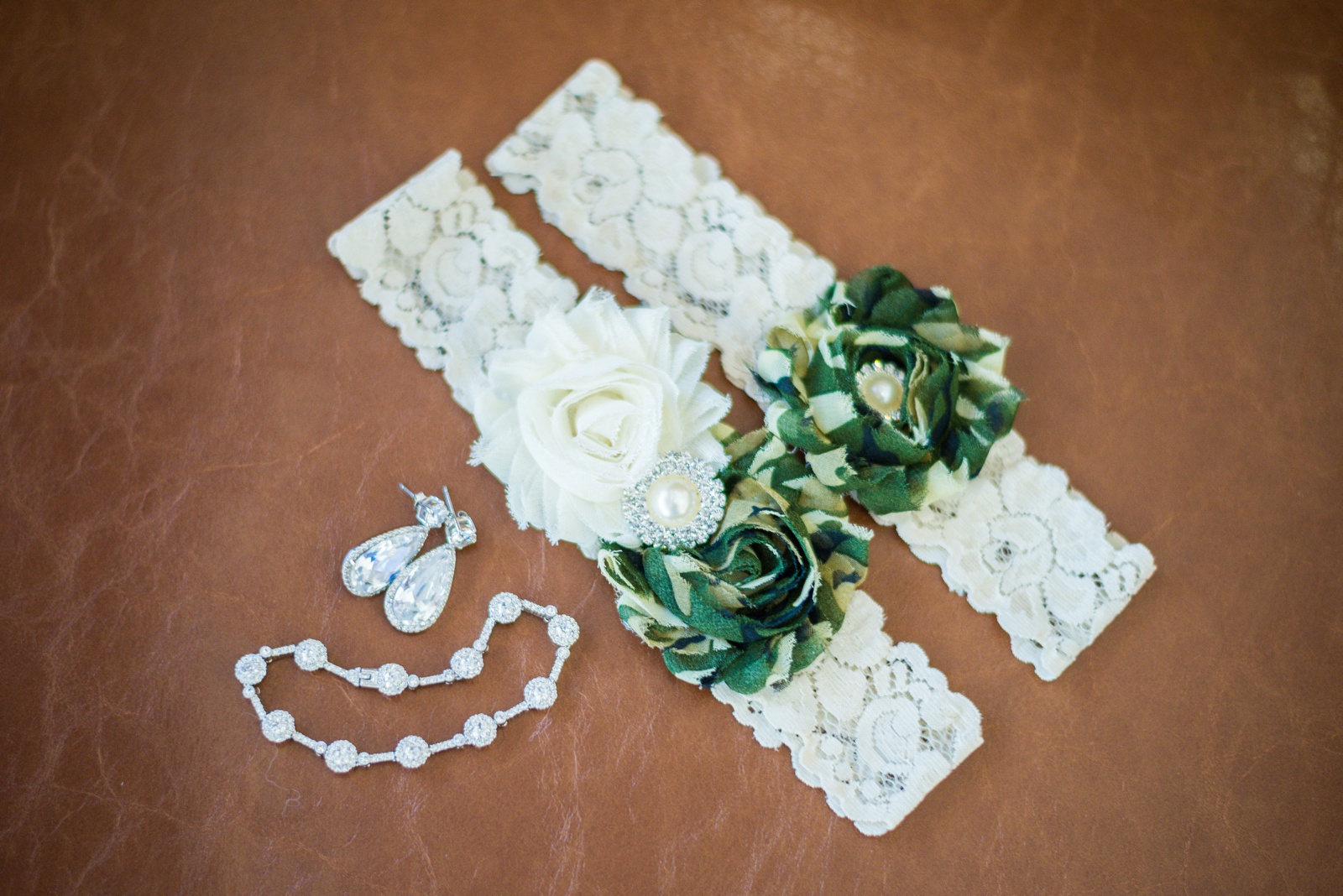 wedding-army-themed-garters-earrings-and-necklace