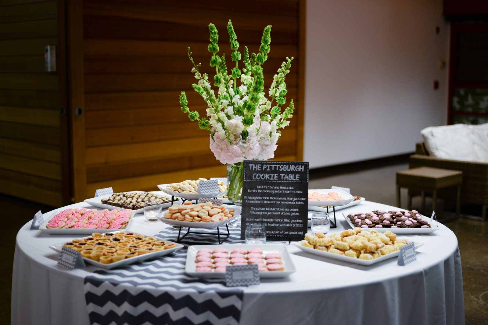 cookie-table-at-a-wedding