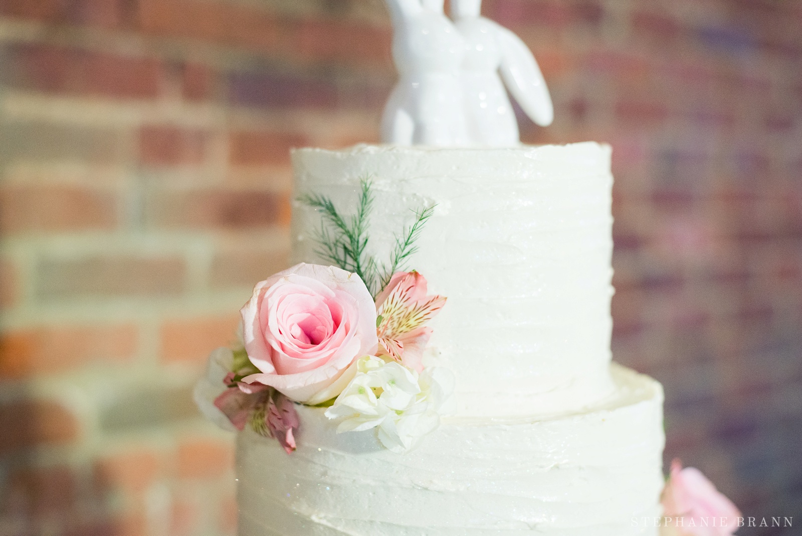 two-bunnies-wedding-cake-topper
