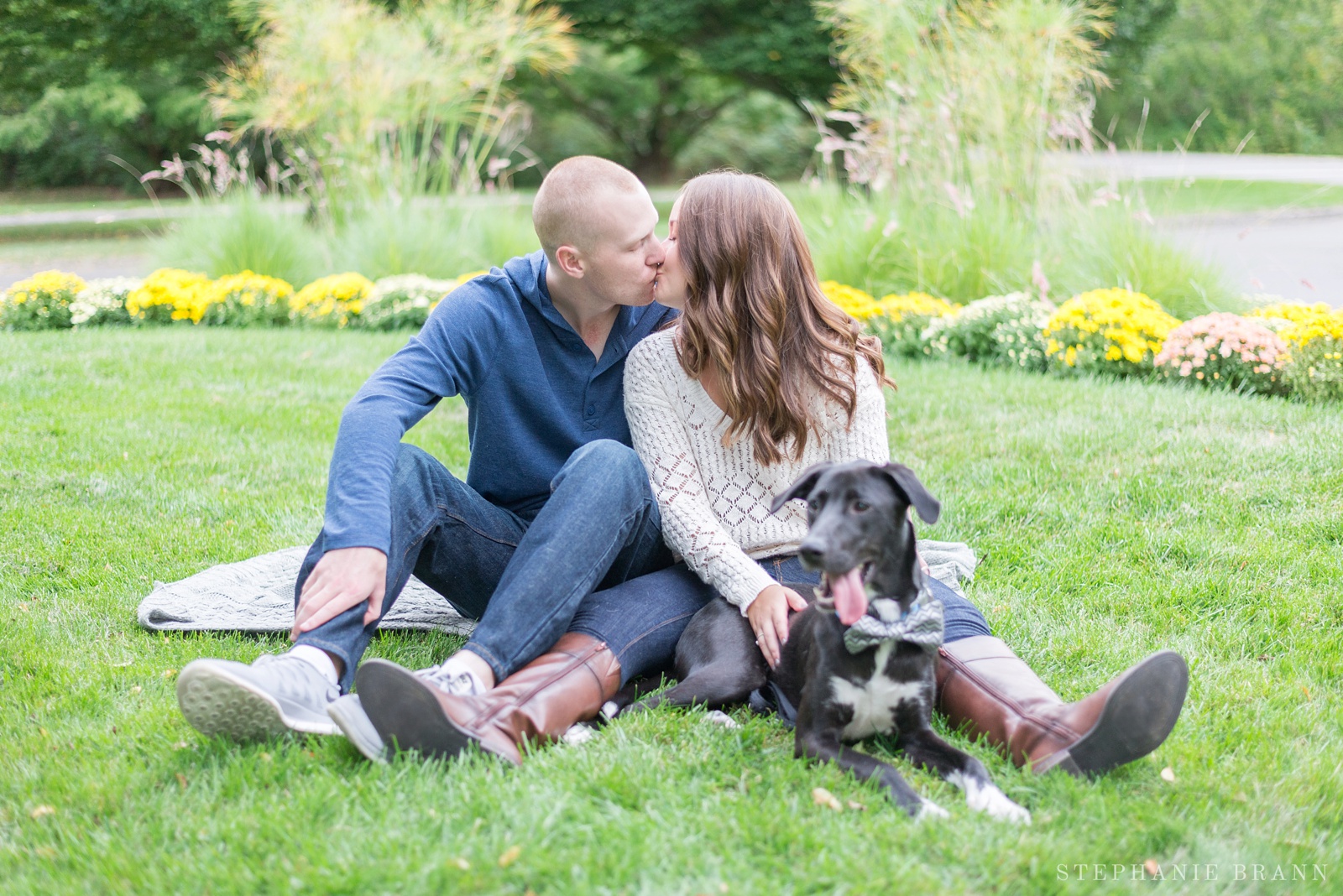 ideas-for-engagement-photos-with-your-dog