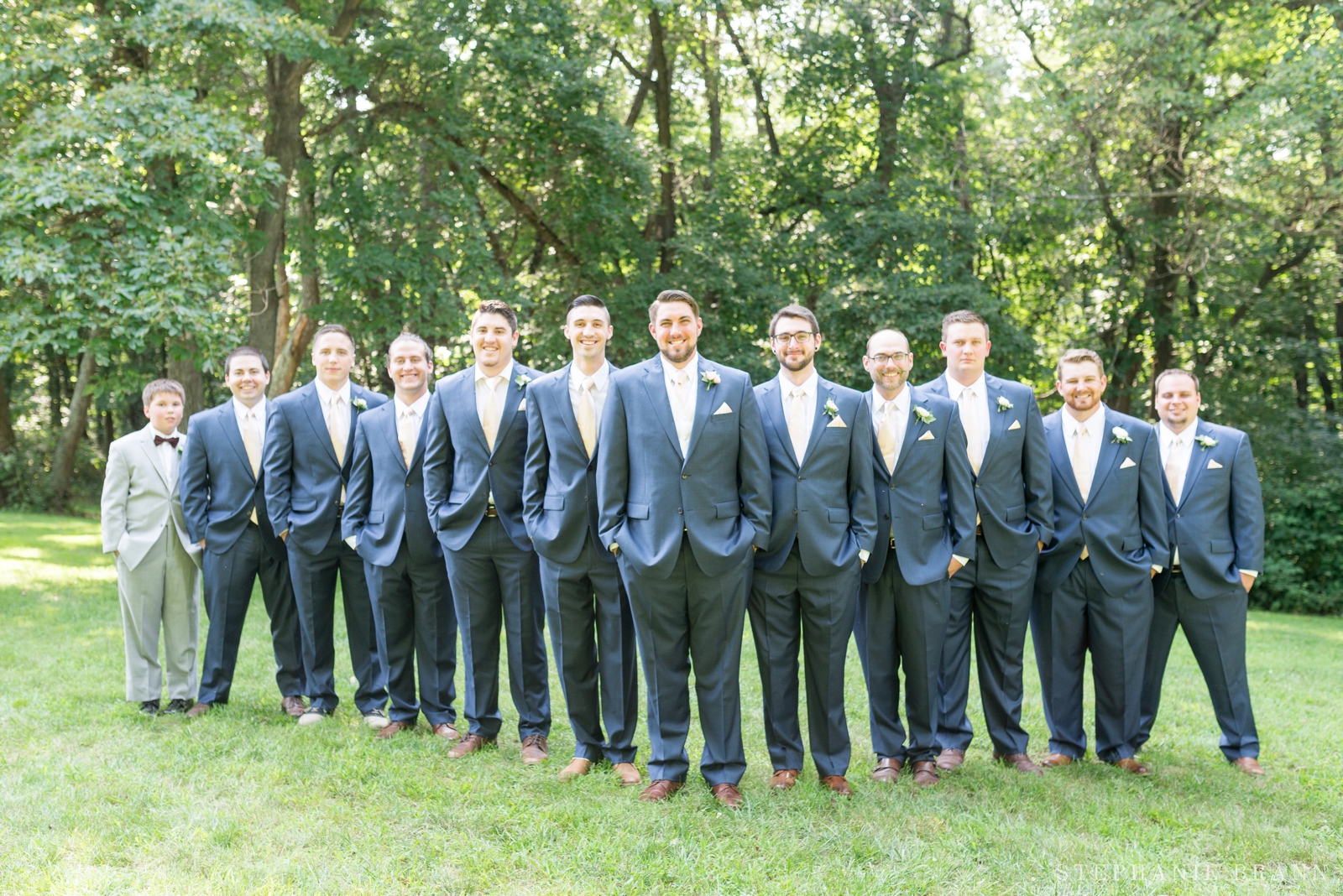 posing-ideas-for-groomsmen