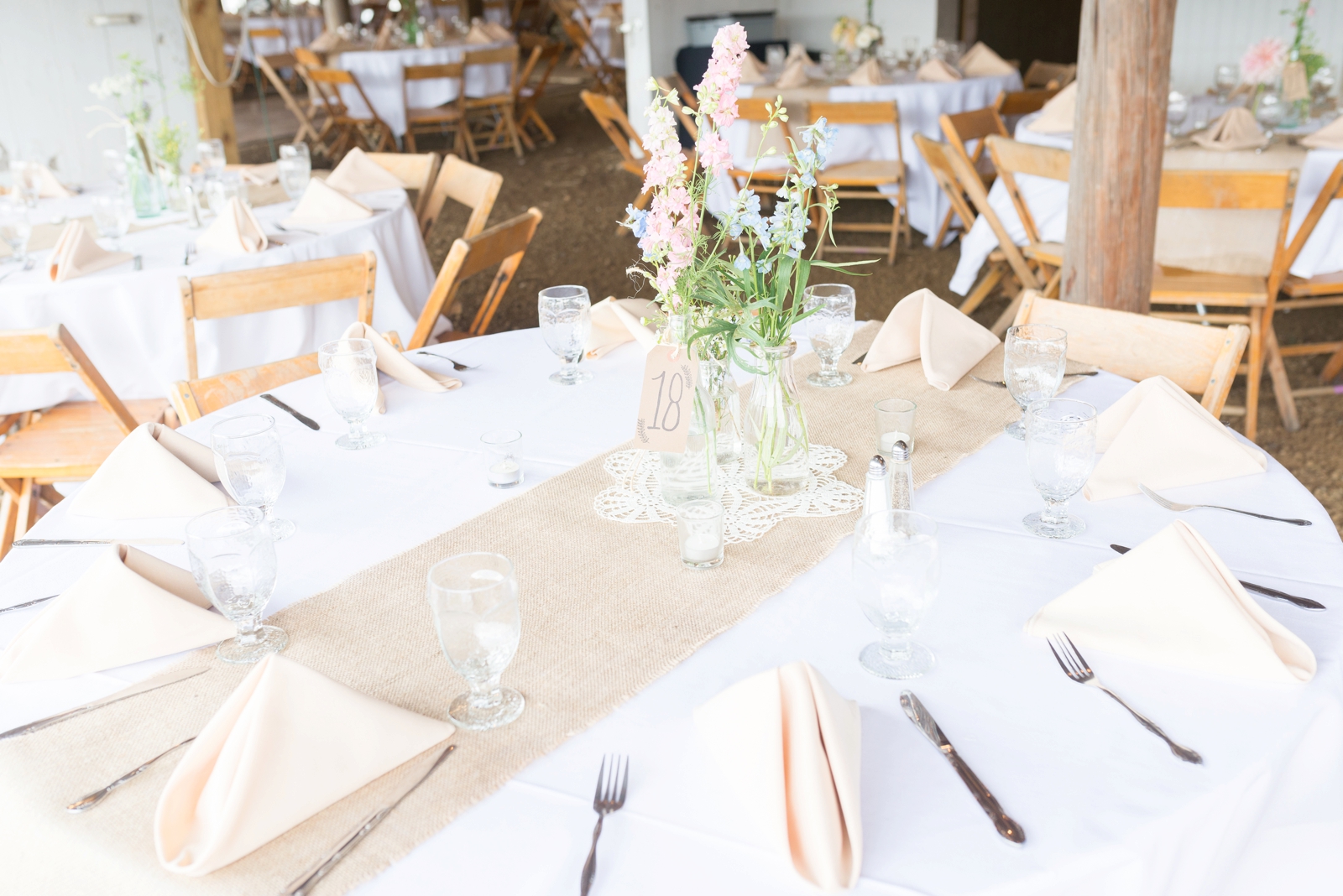 white-tablecloth-with-cream-details