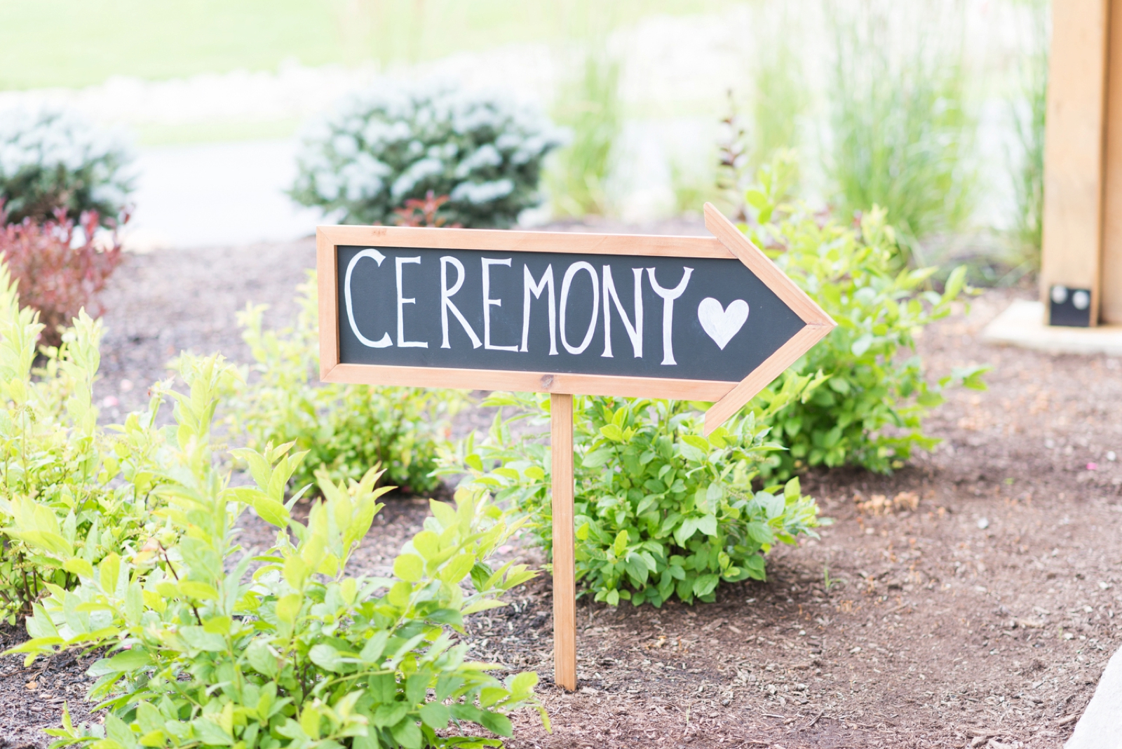outdoors-ceremony-sign-written-with-chalk