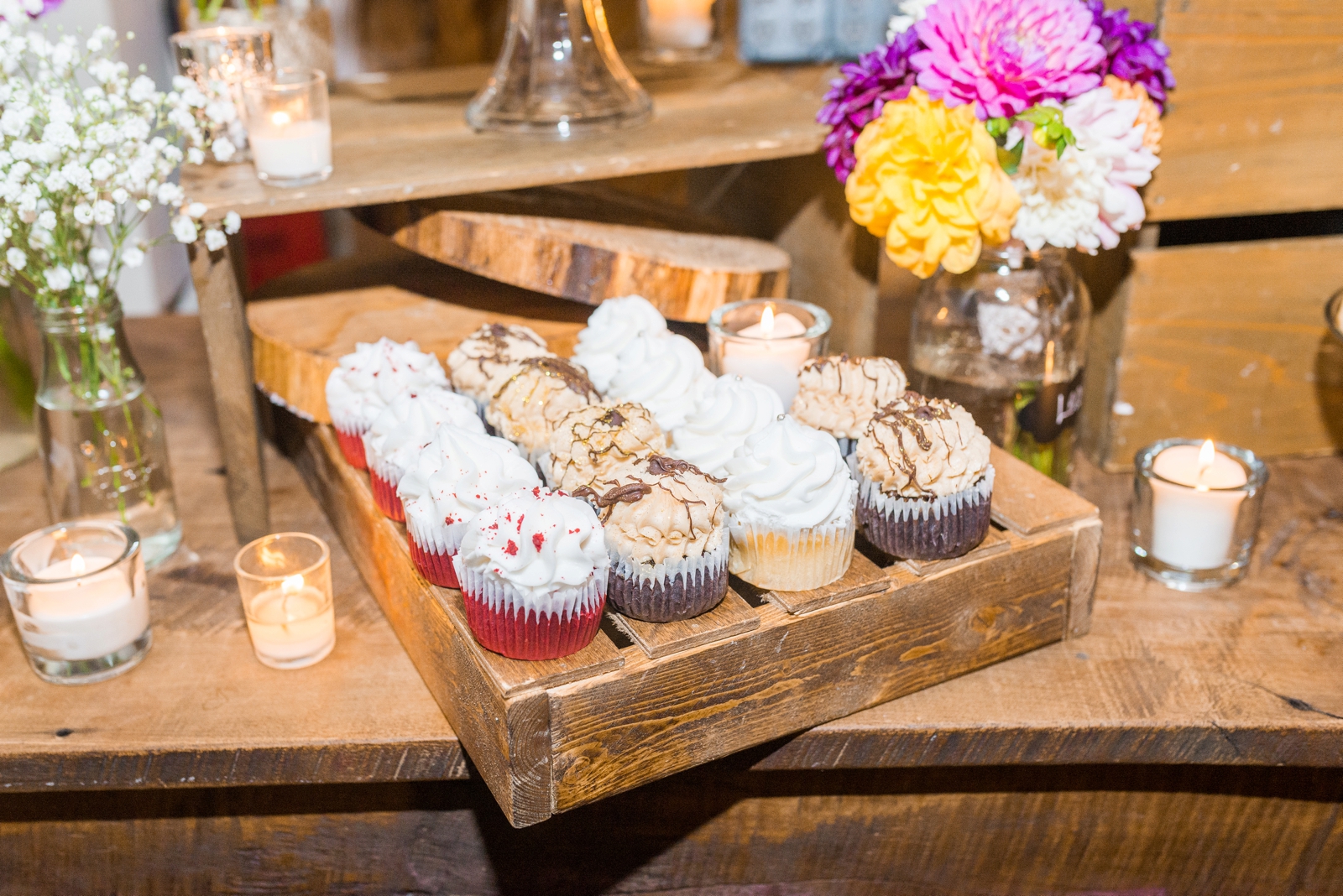 cupcakes-instead-of-a-wedding-cake