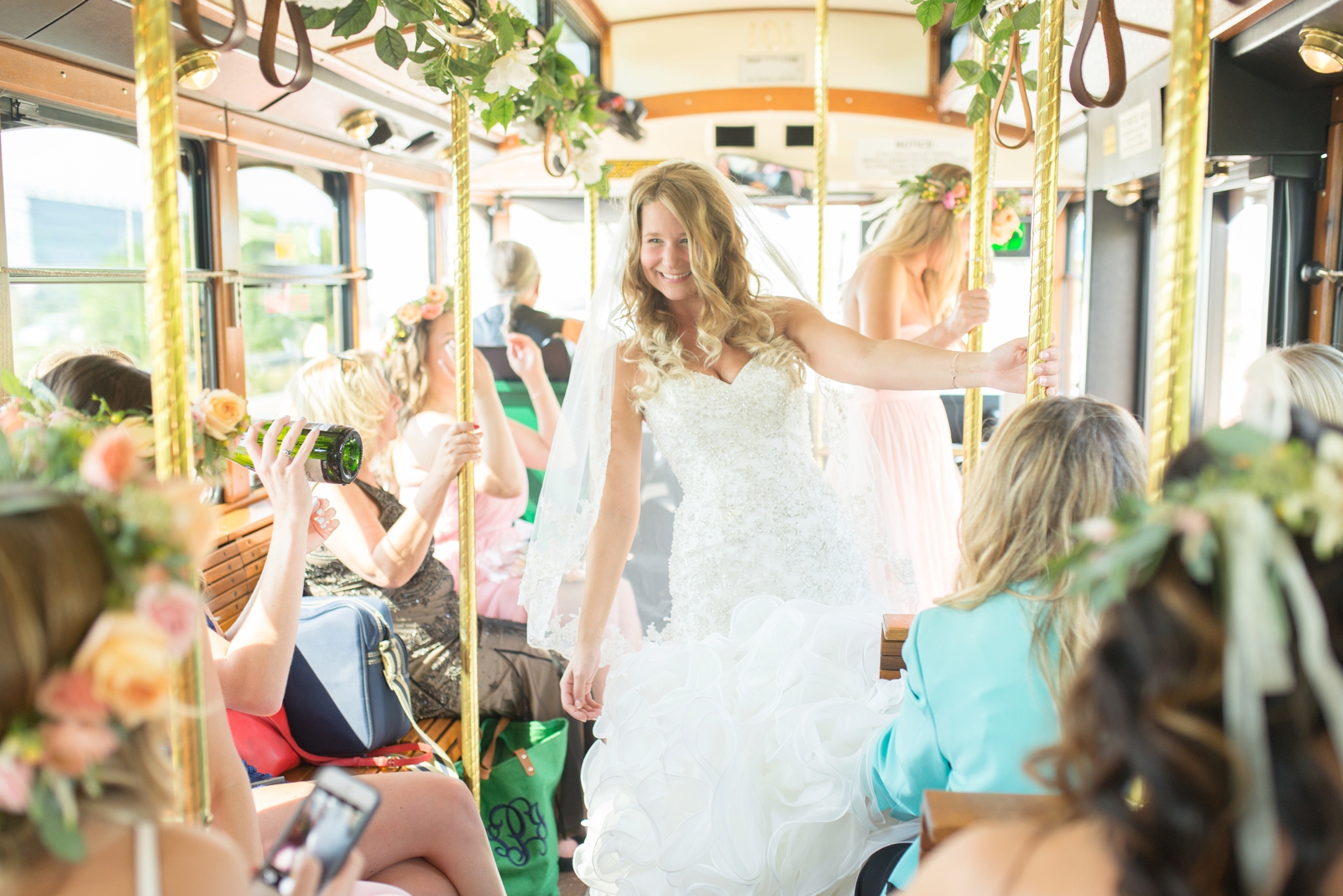 columbus-ohio-trolley-for-weddings