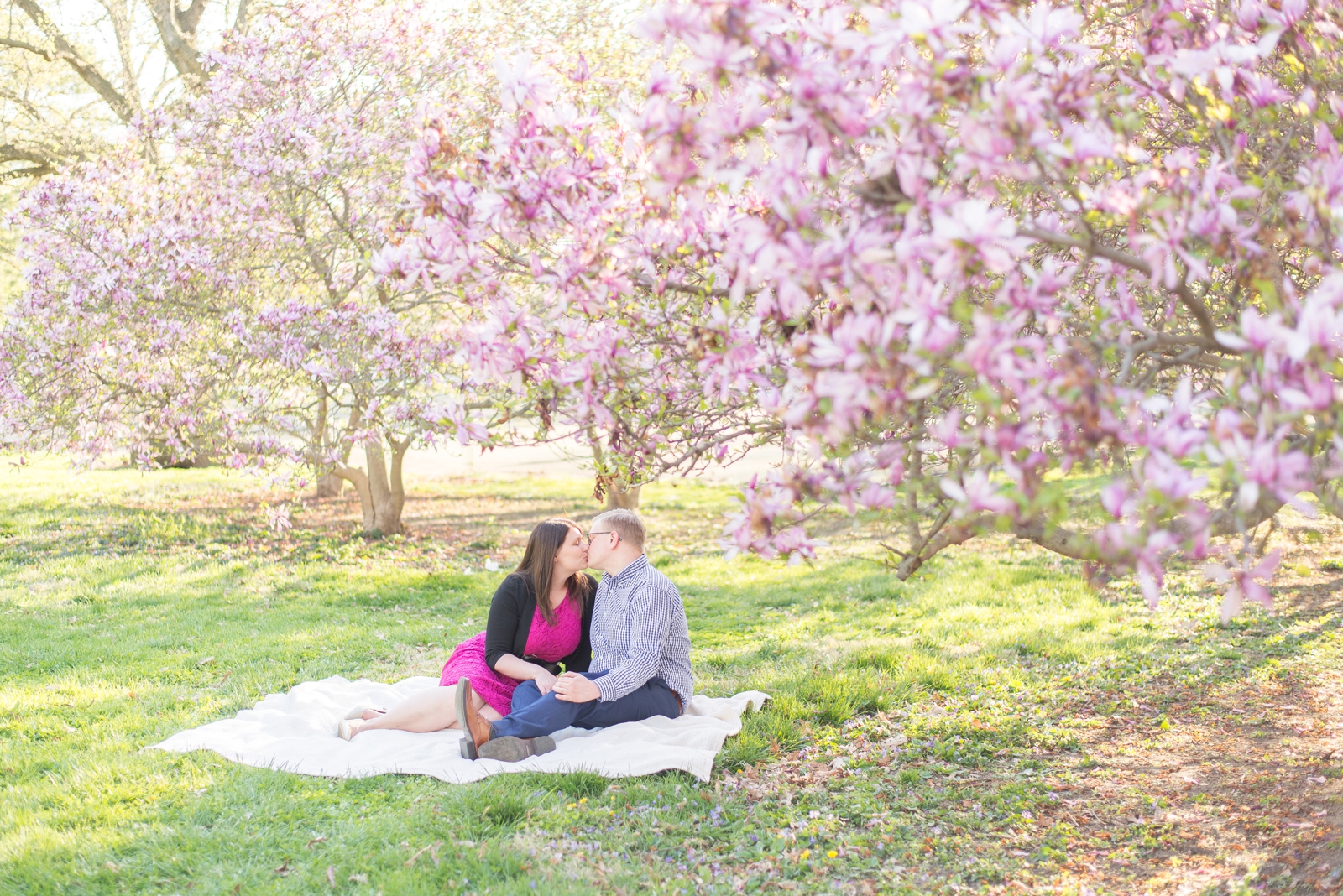 engagement-photography-at-goodale-park-in-the-spring-time-with-pink-flowers