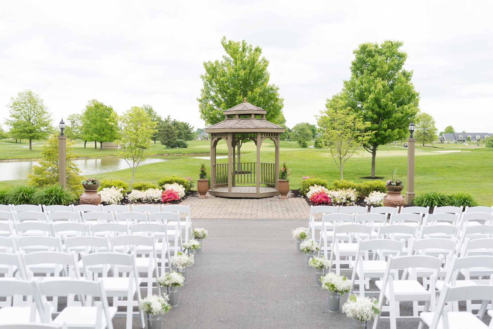 wedding-ceremony-at-the-glenross-golf-club-in-delaware-ohio