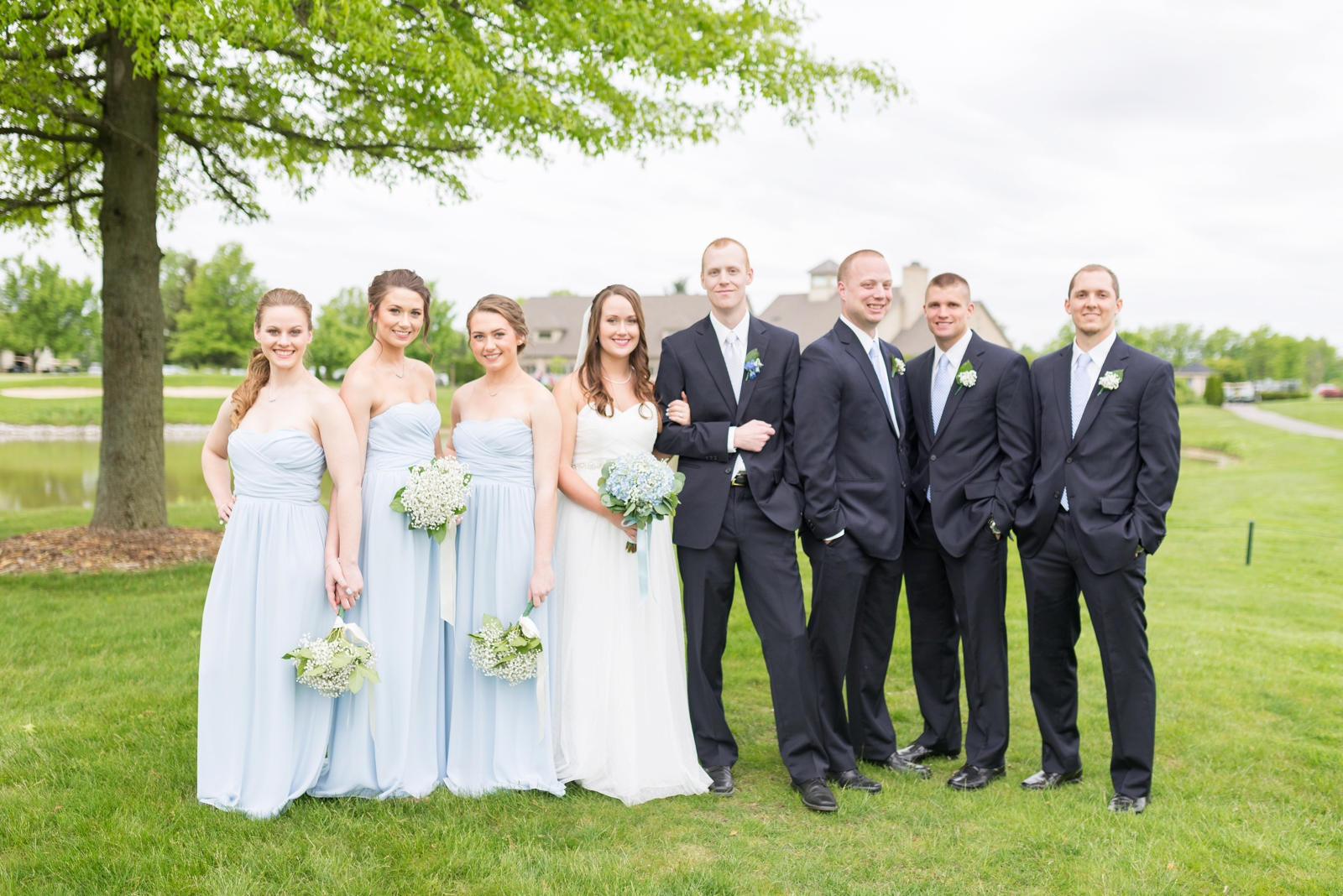 good-ideas-for-posing-a-bridal-party