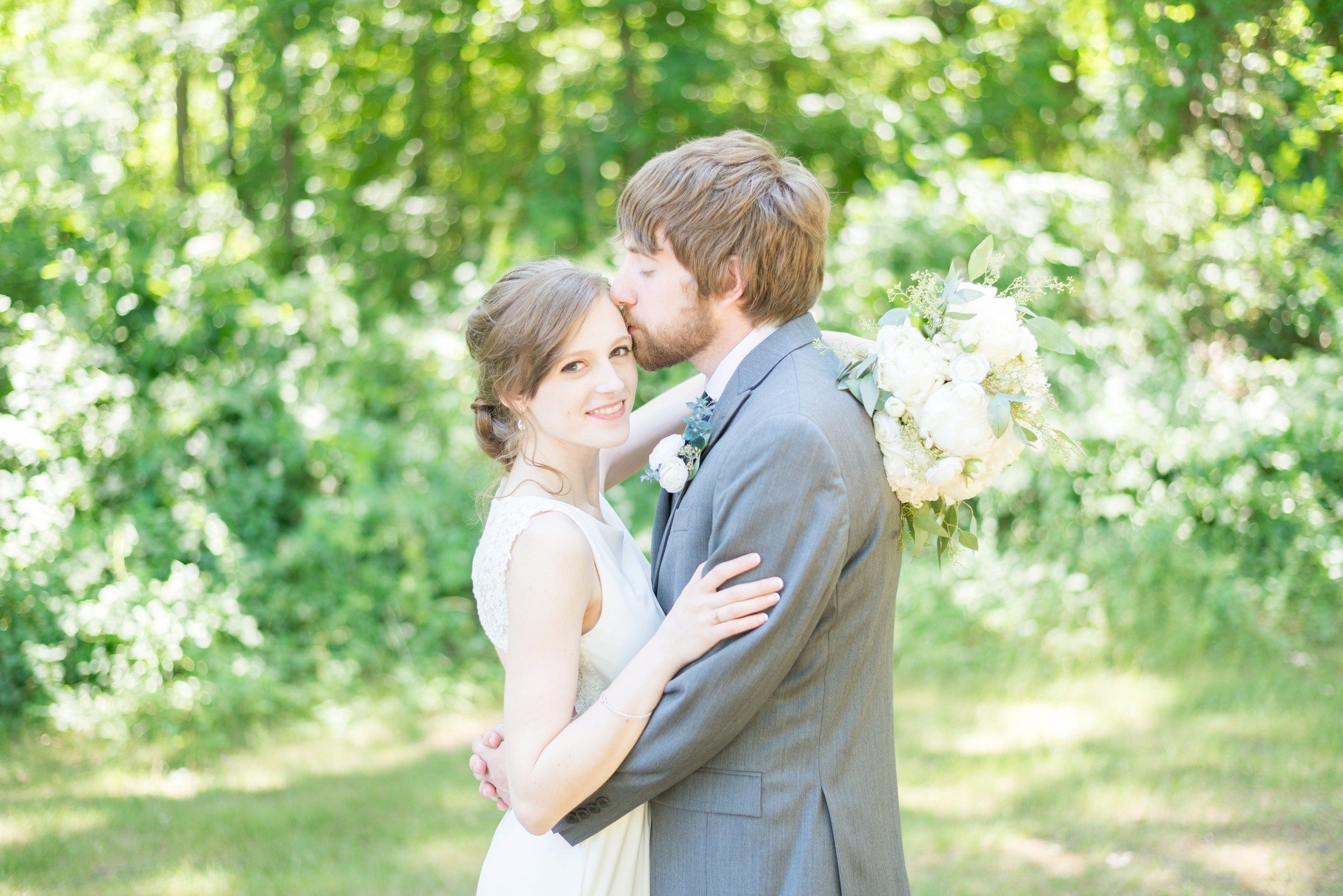 photographer-from-toledo-ohio-emmanuel-baptist-church-wedding_0115