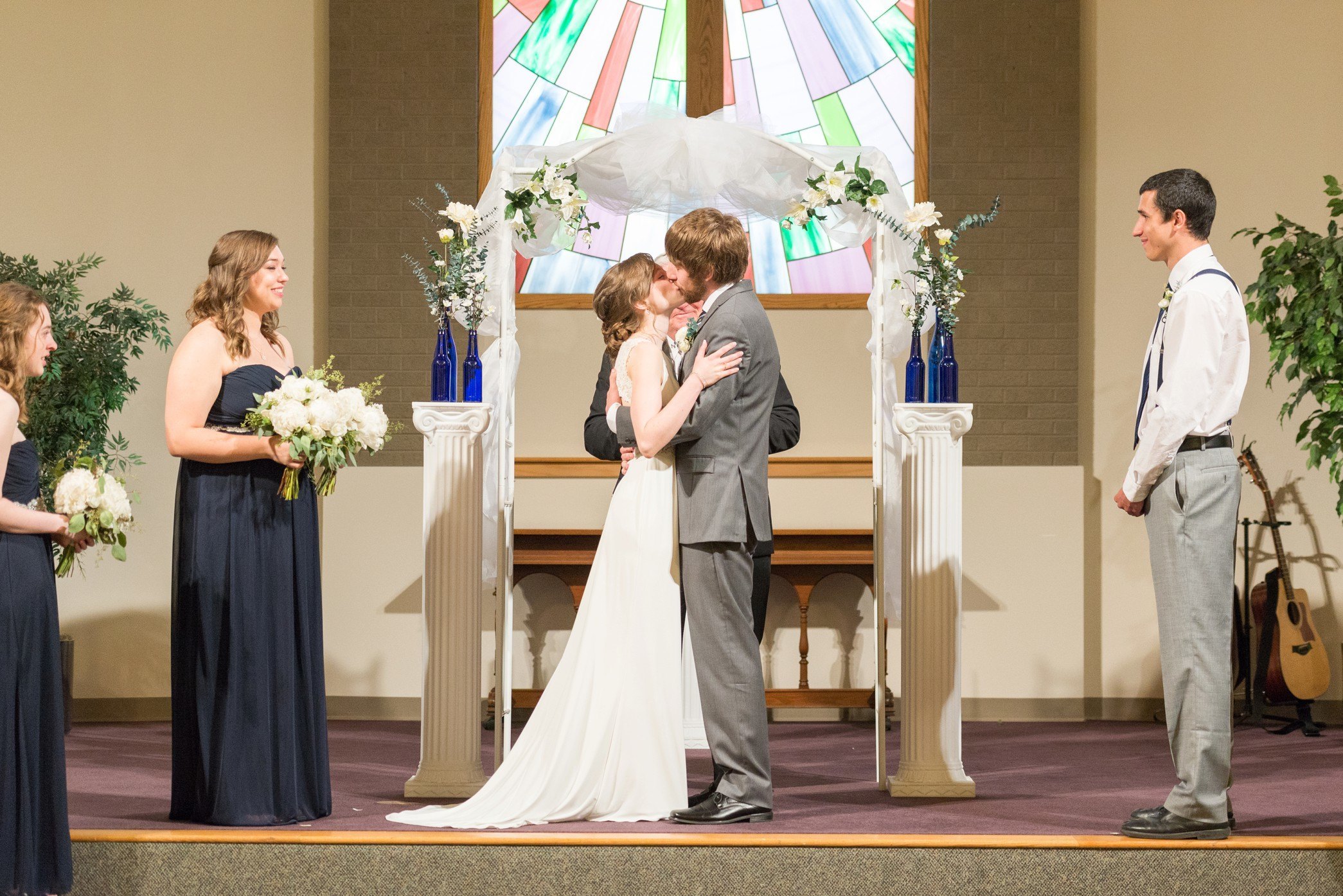 photographer-from-toledo-ohio-emmanuel-baptist-church-wedding_0143