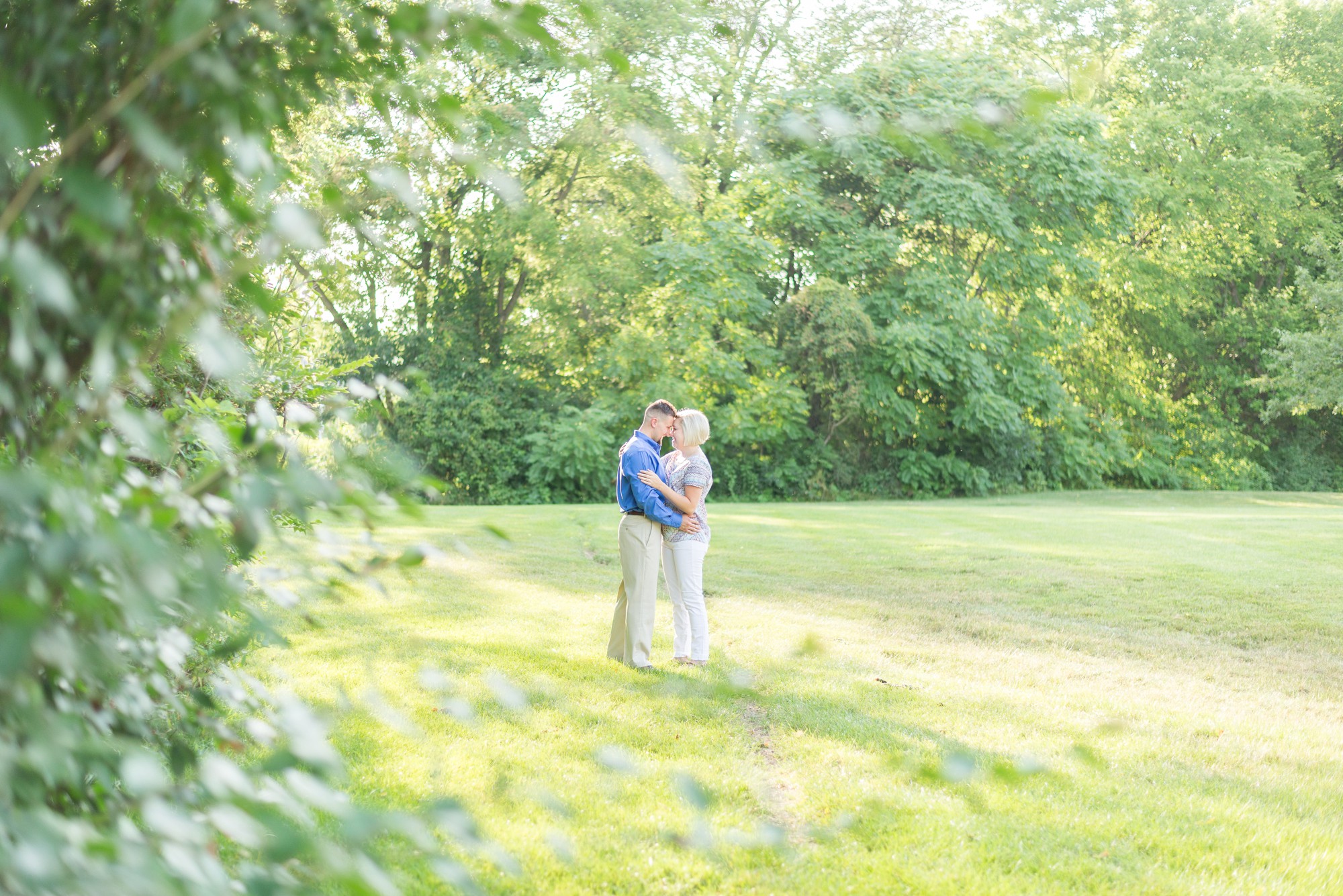 beautiful-sunset-engagement-session-in-dublin-ohio-at-coffman-park-10