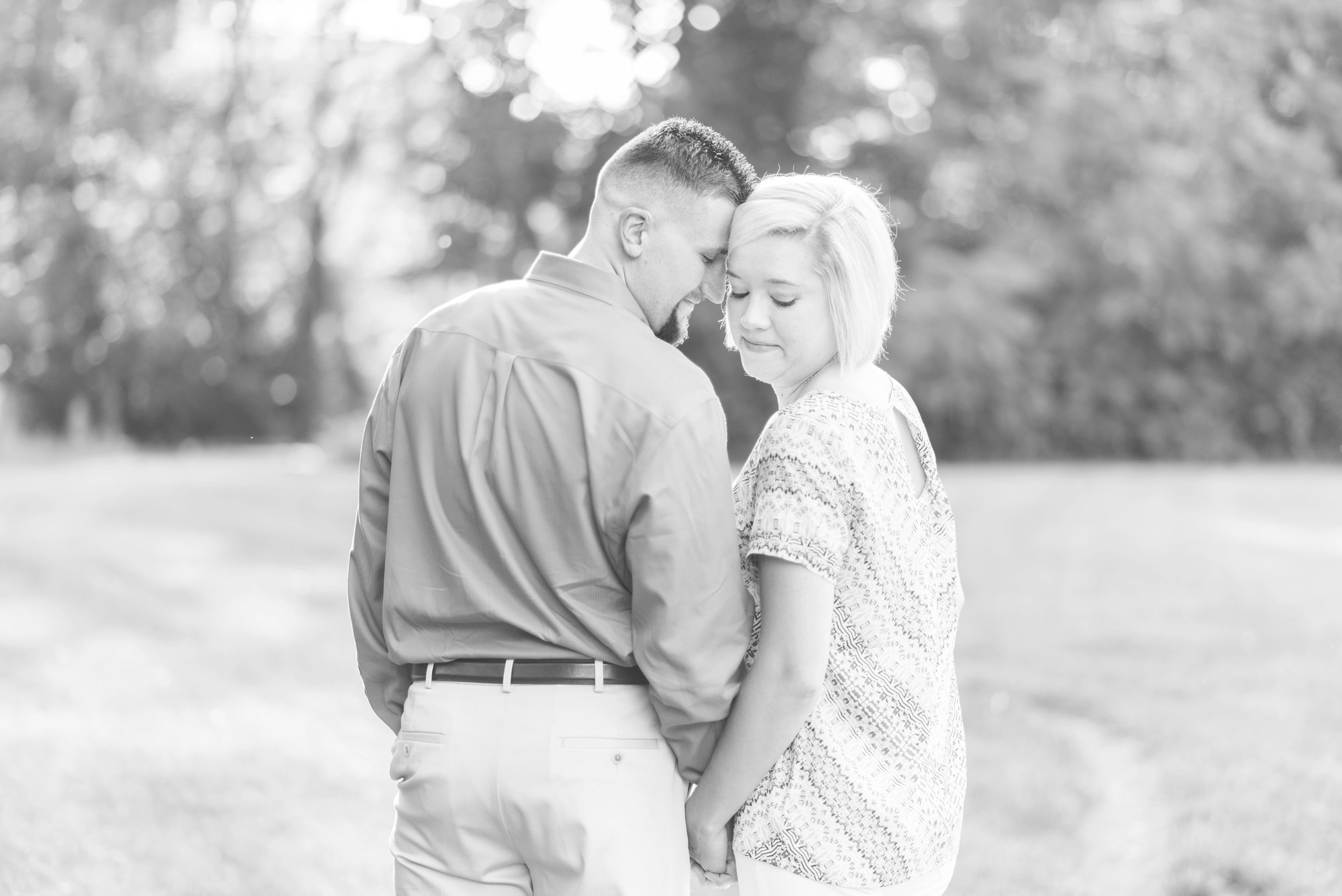 beautiful-sunset-engagement-session-in-dublin-ohio-at-coffman-park-16