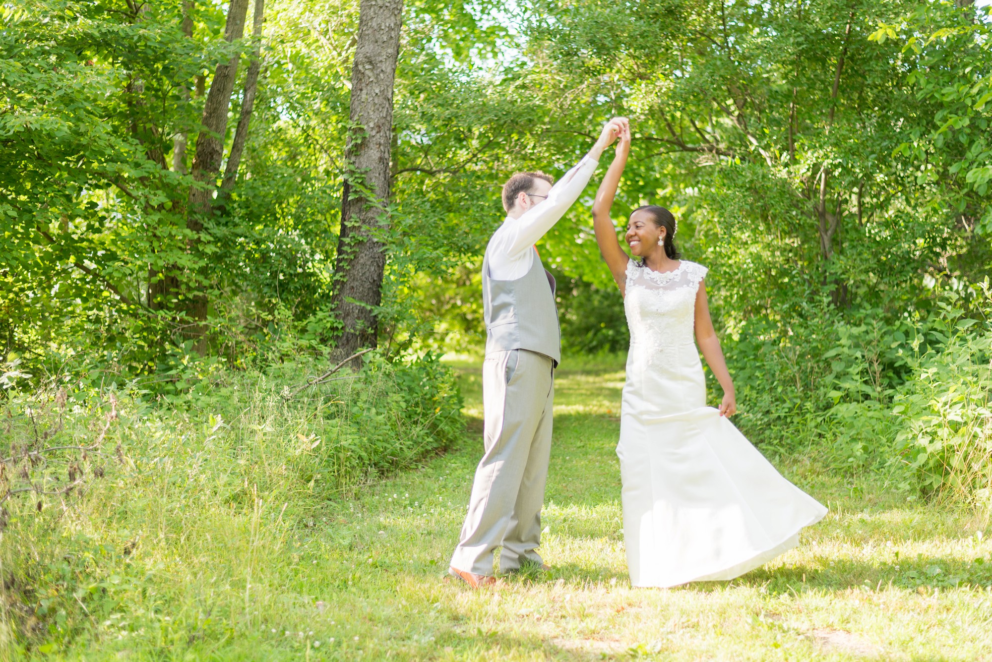 beautiful-outdoor-church-wedding-ohio-wedding-photographer_0059