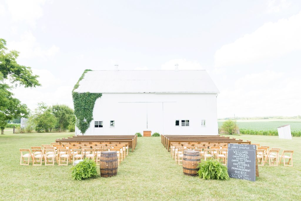 Wedding at Lightning Tree Barn in Circleville, Ohio - Stephanie Kase
