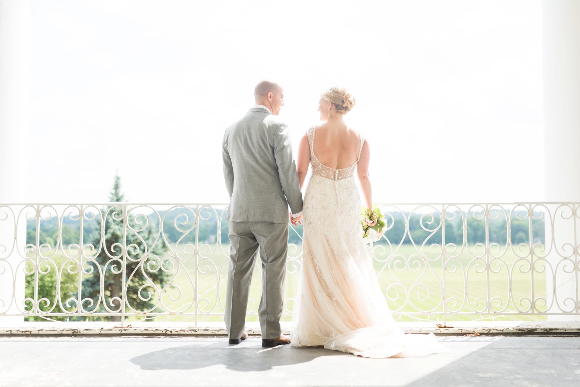 elegant-wedding-photography-at-bryn-du-mansion-in-granville-ohio_0532
