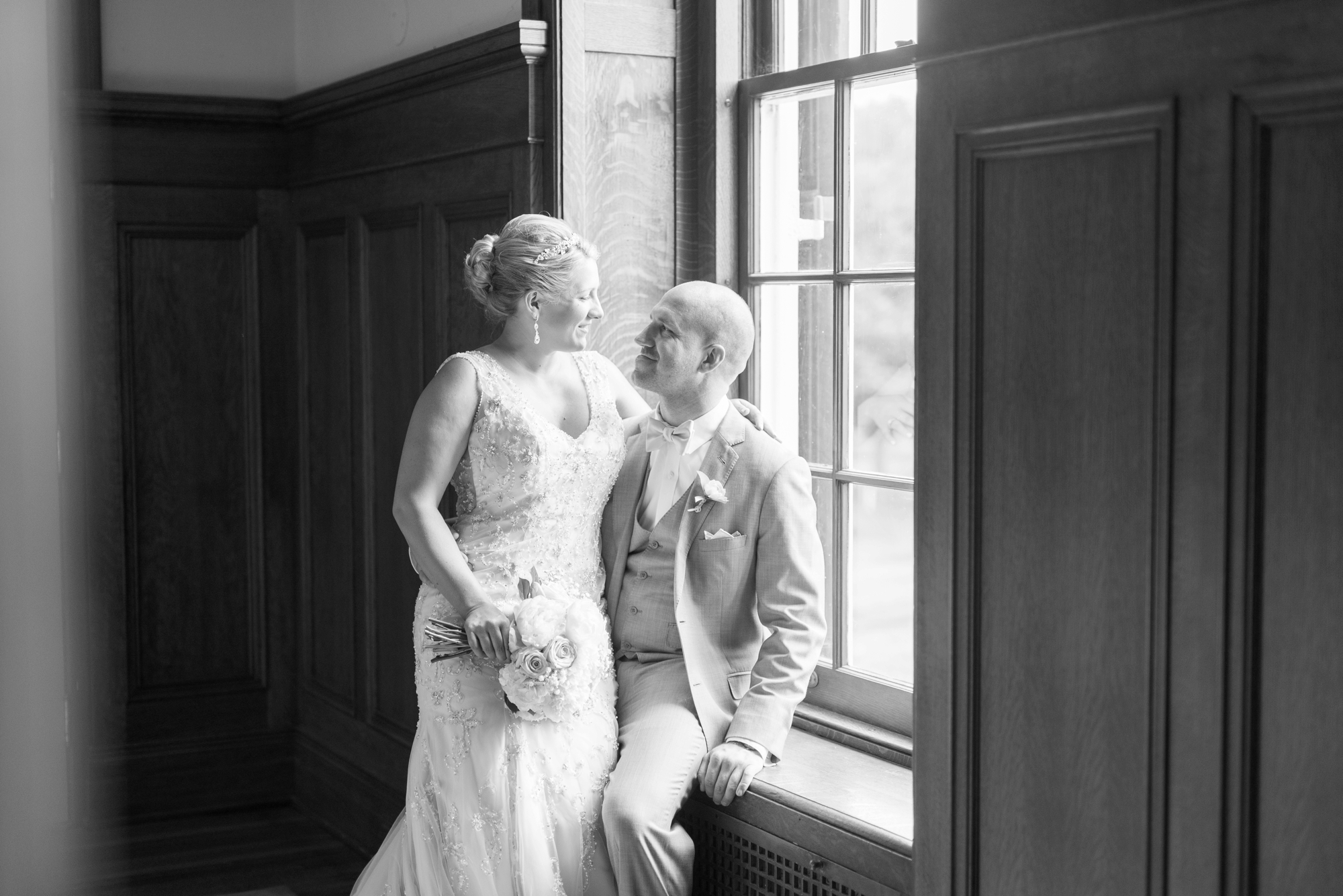elegant-wedding-photography-at-bryn-du-mansion-in-granville-ohio_0541
