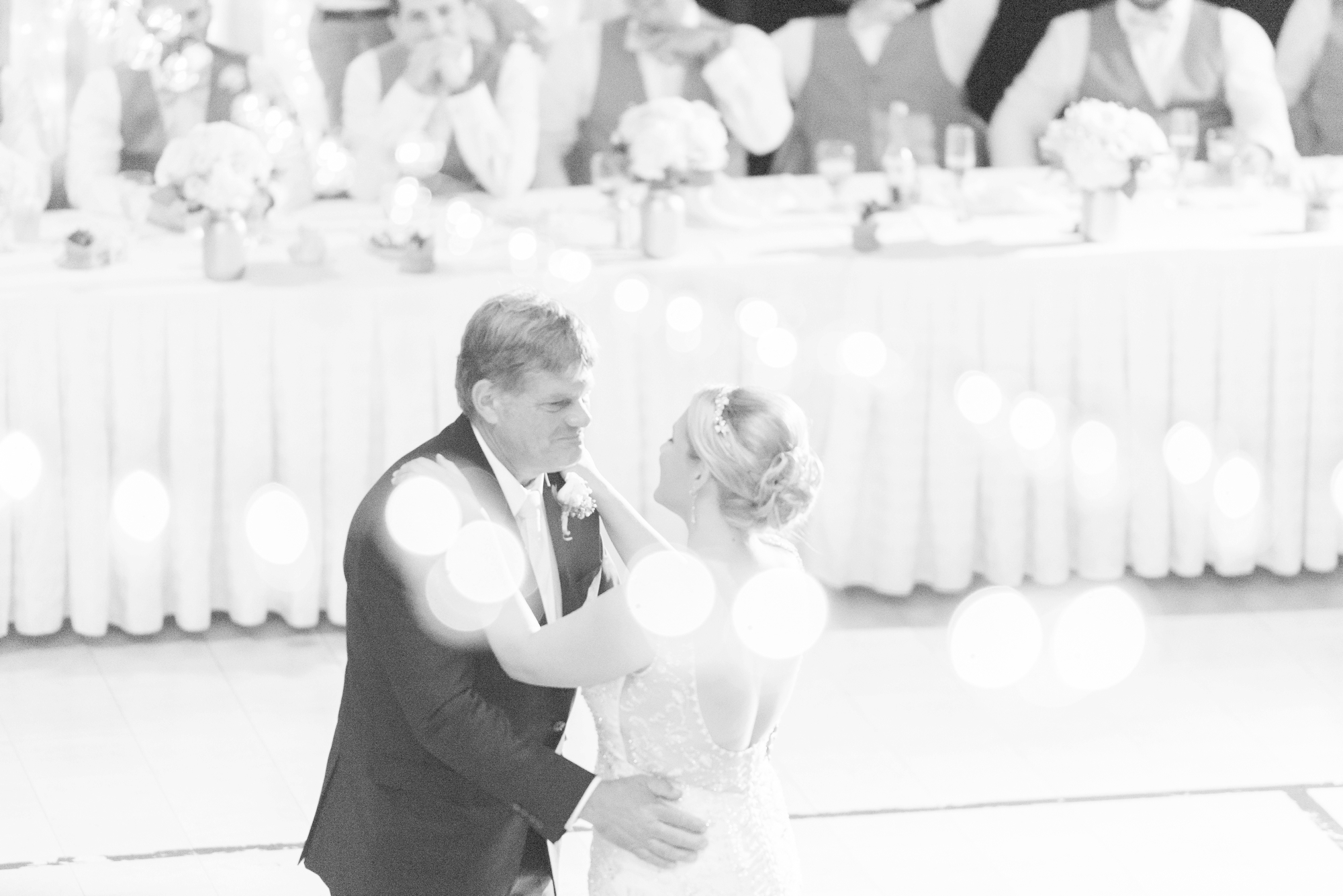 elegant-wedding-photography-at-bryn-du-mansion-in-granville-ohio_0582