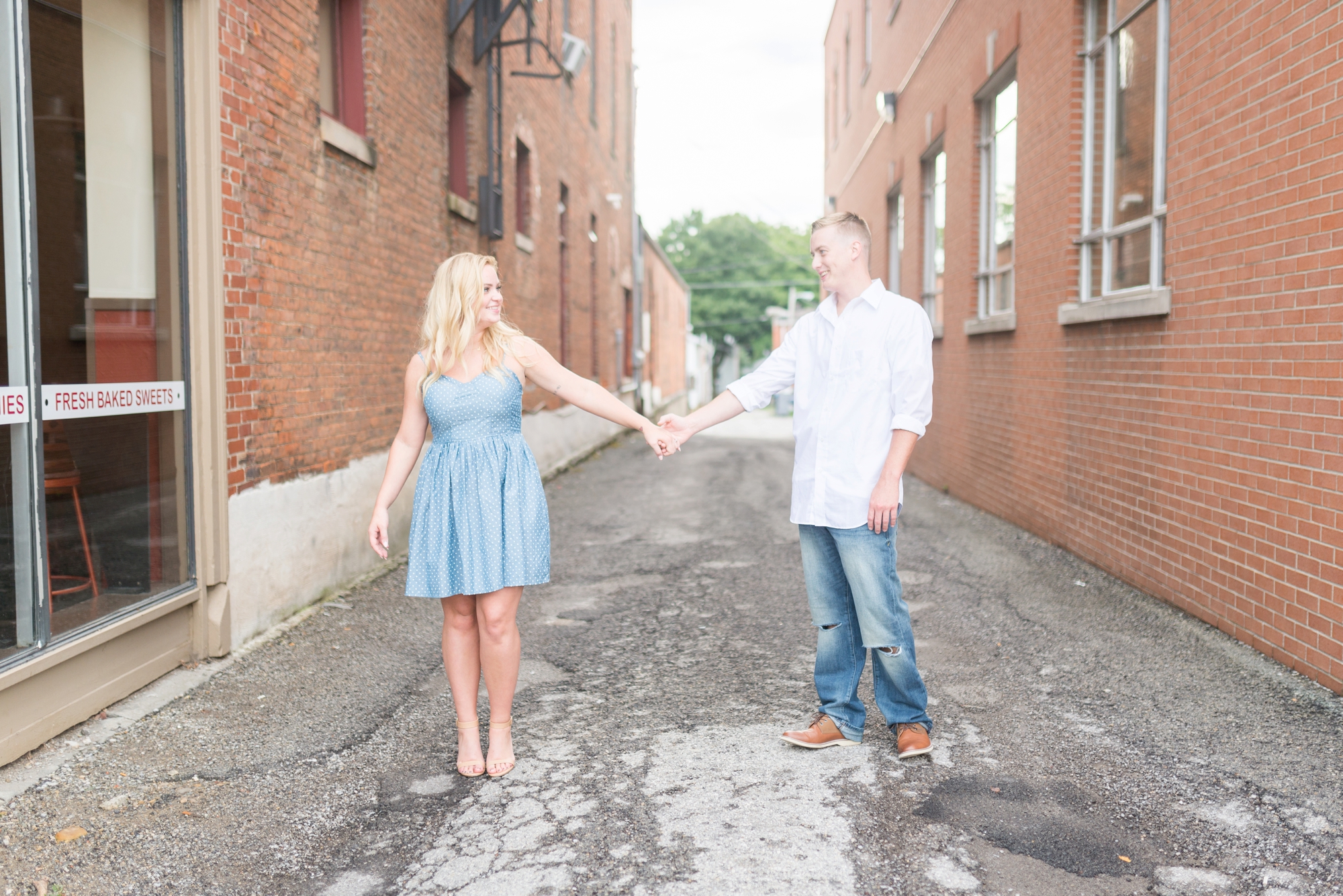 engagement-session-photography-in-downtown-delaware-ohio_0701