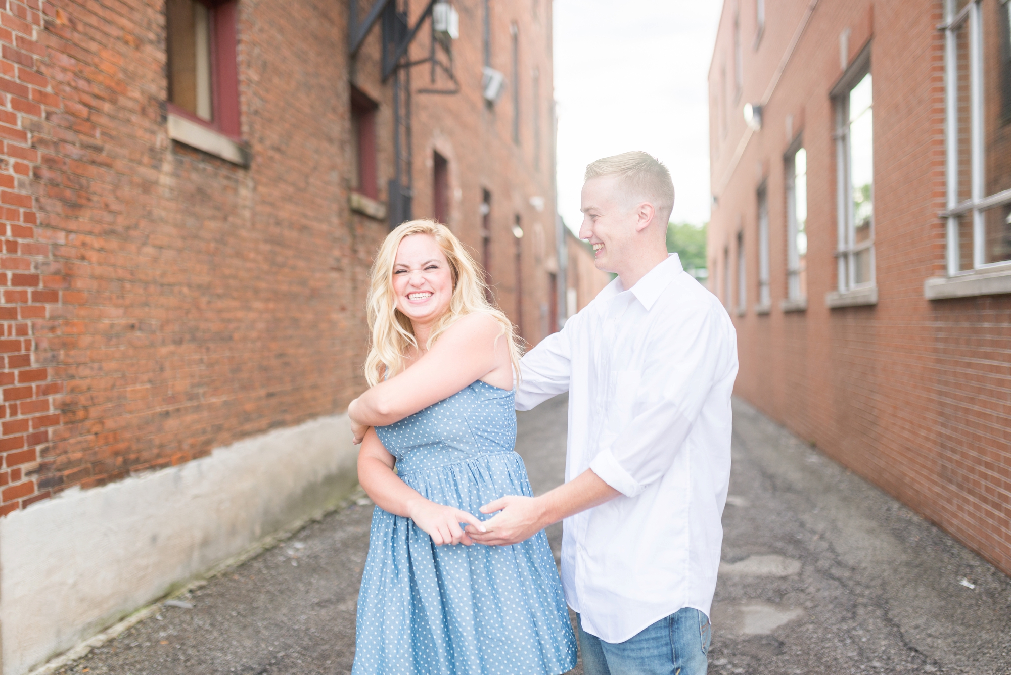 engagement-session-photography-in-downtown-delaware-ohio_0702
