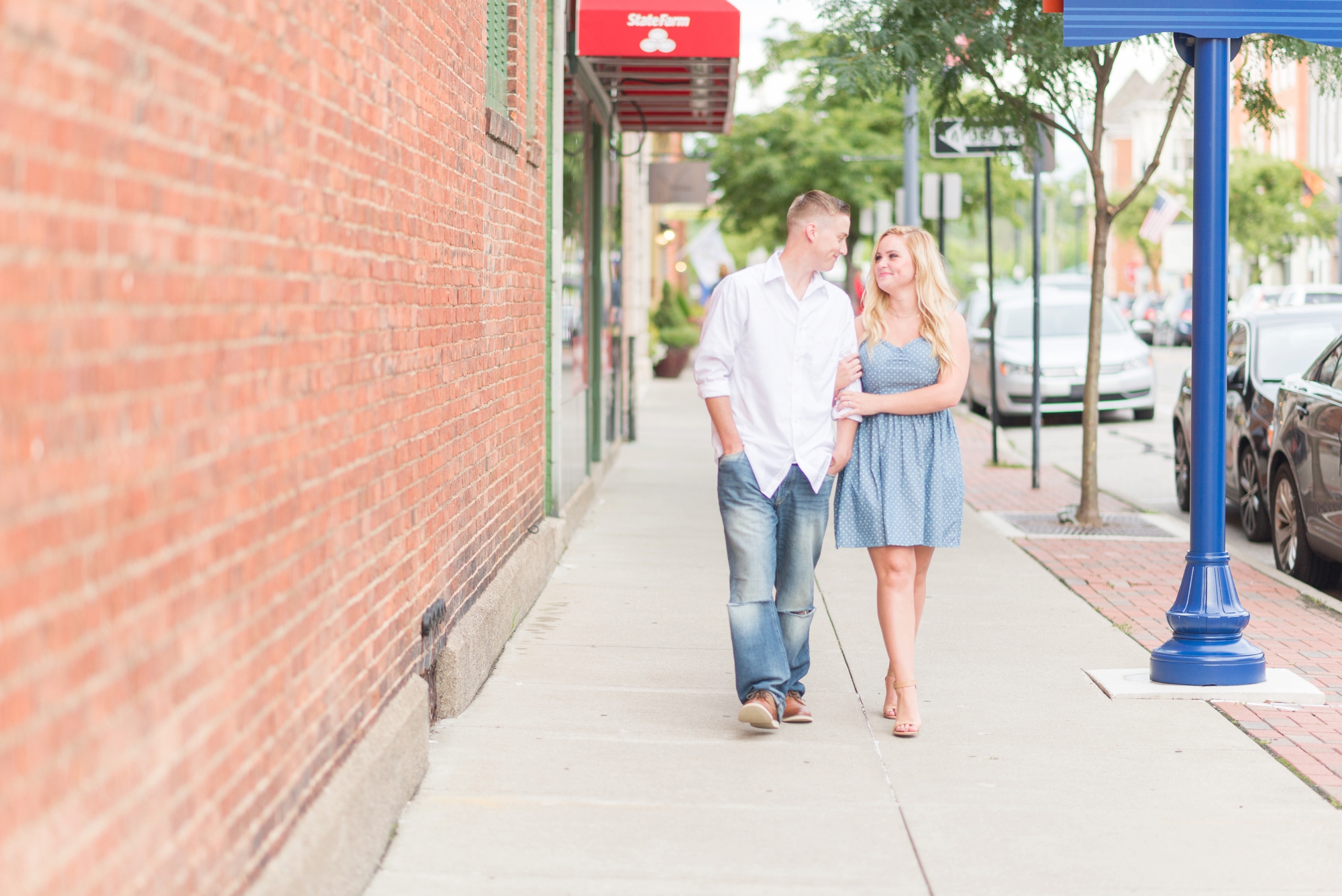 engagement-session-photography-in-downtown-delaware-ohio_0710