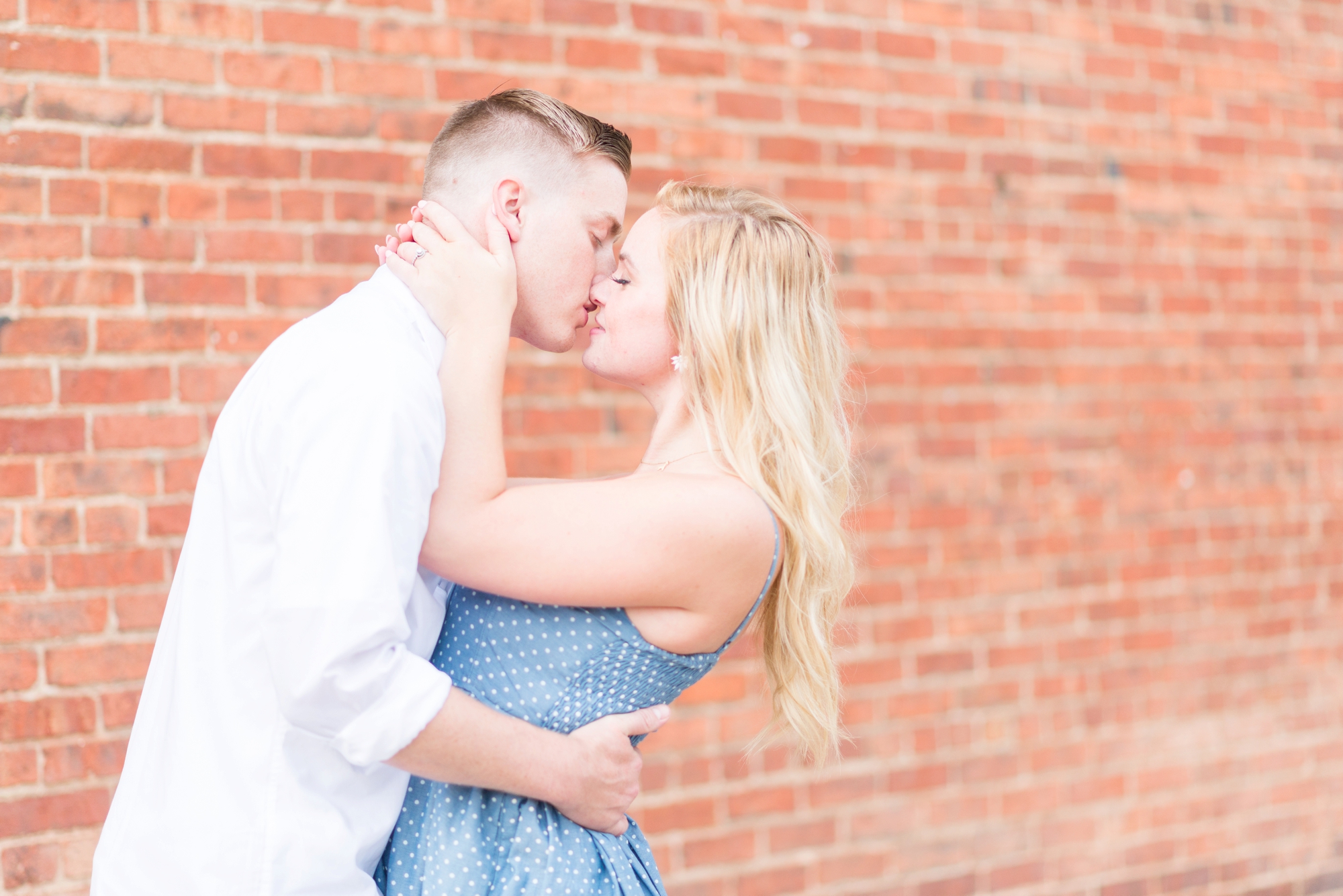 engagement-session-photography-in-downtown-delaware-ohio_0713