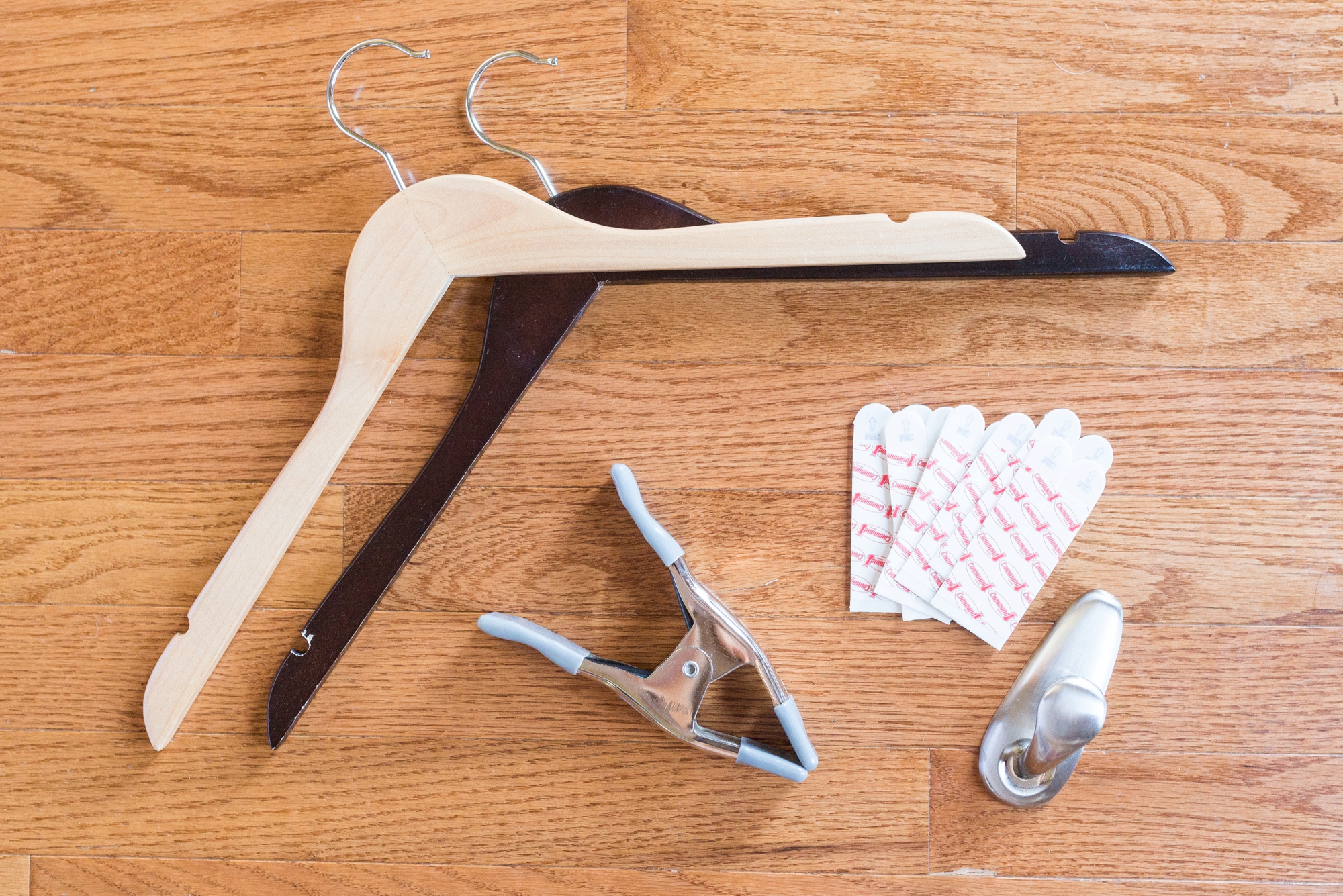 hangers-clamps-and-command-hook-for-wedding-dress-photos