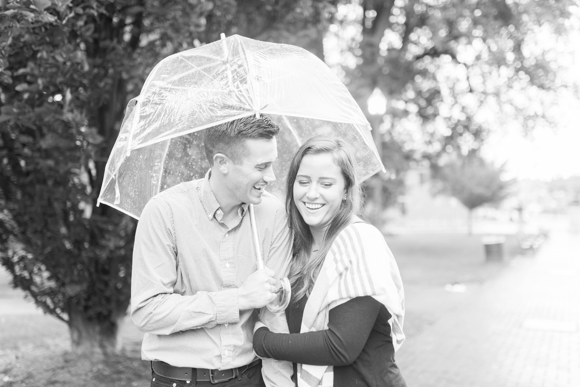 engagement-session-in-german-village-and-schiller-park-in-columbus-ohio_0231
