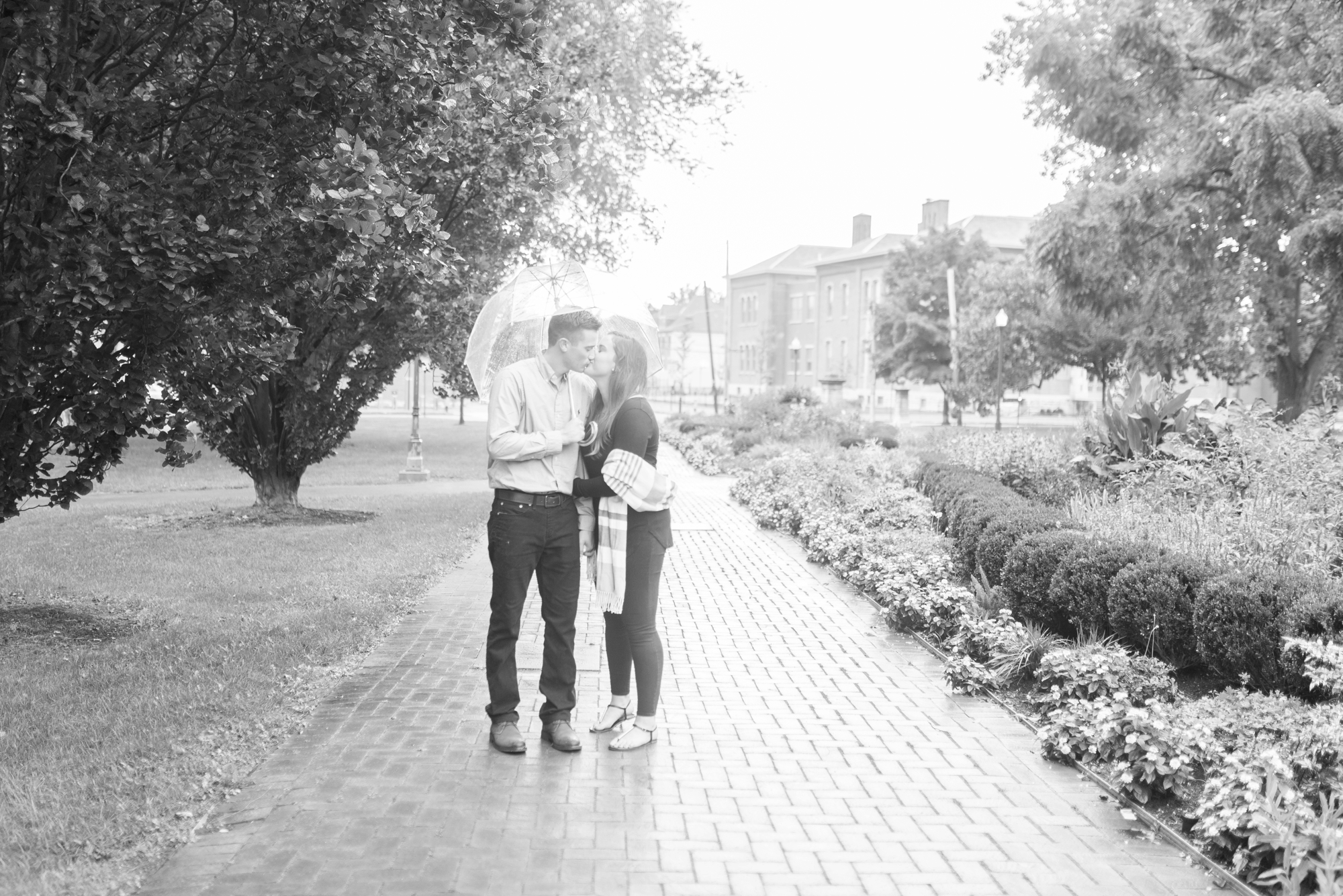engagement-session-in-german-village-and-schiller-park-in-columbus-ohio_0232
