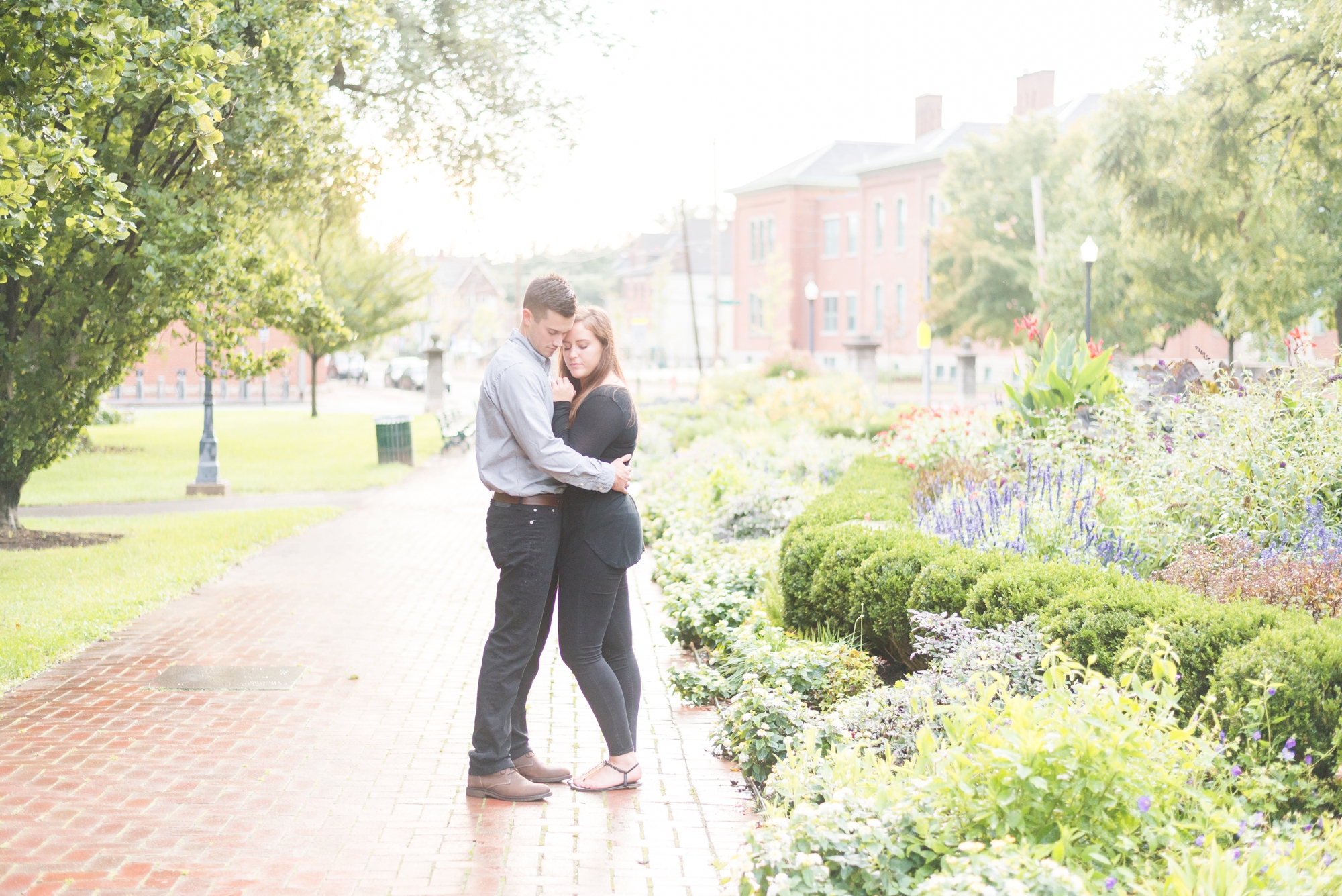engagement-session-in-german-village-and-schiller-park-in-columbus-ohio_0238