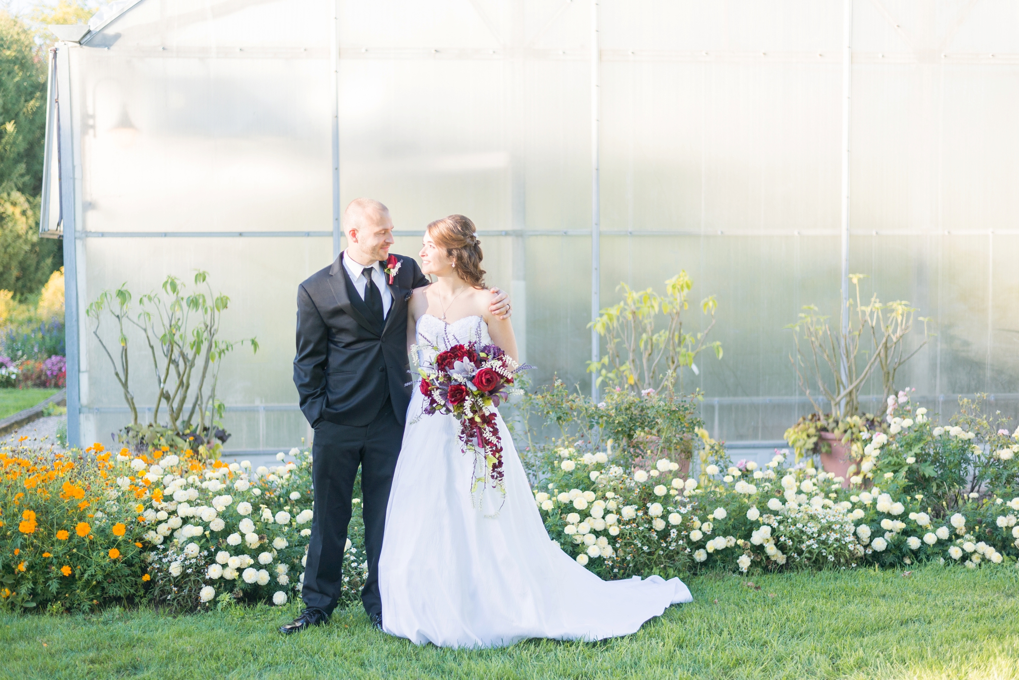 mohican-gardens-state-park-beautiful-fall-wedding-in-the-greenhouse_0165