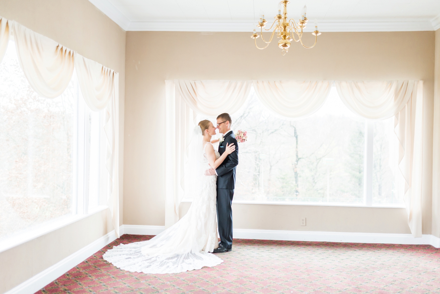 lancaster-ohio-winter-wedding-photography-at-the-country-club_0022