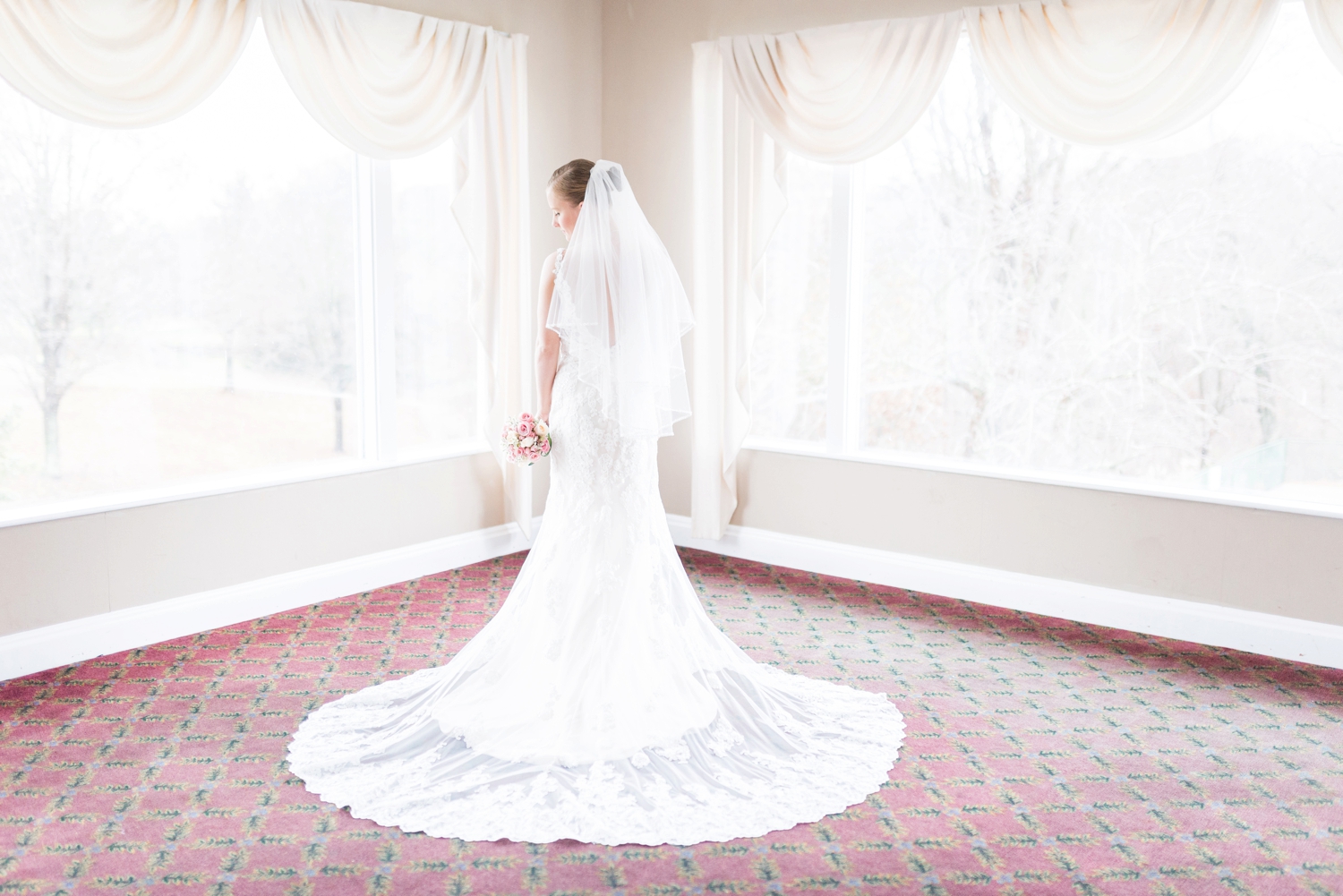 lancaster-ohio-winter-wedding-photography-at-the-country-club_0034