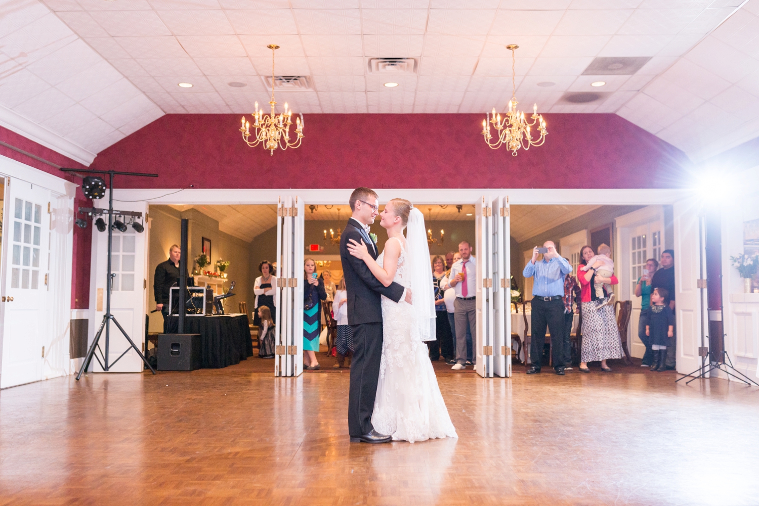 lancaster-ohio-winter-wedding-photography-at-the-country-club_0055