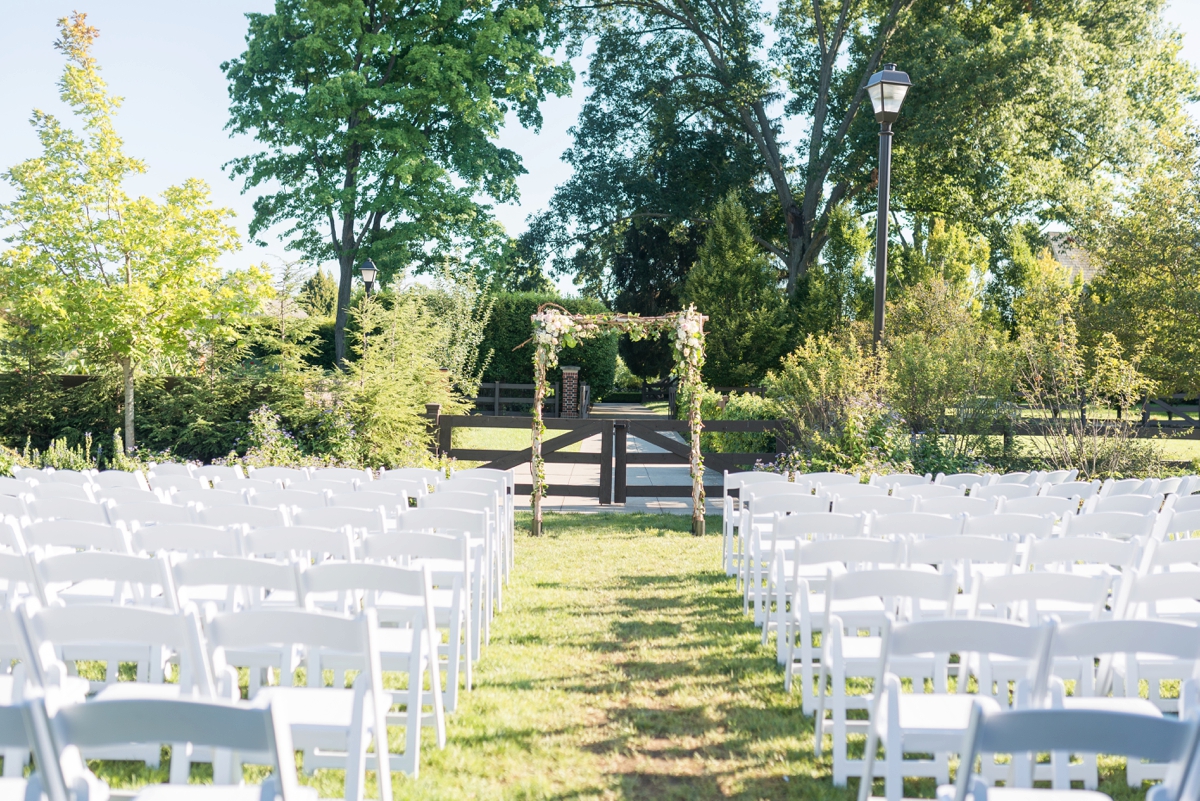 wedding-at-the-wells-barn-in-columbus-ohio-at-franklin-park-conservatory_0367