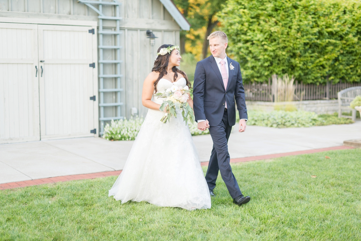 wedding-at-the-wells-barn-in-columbus-ohio-at-franklin-park-conservatory_0397
