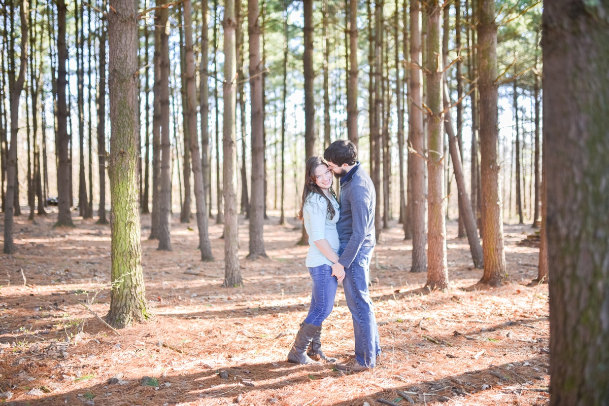 engagement-session-at-the-woods-in-hoover-dam-in-westerville-ohio_0431
