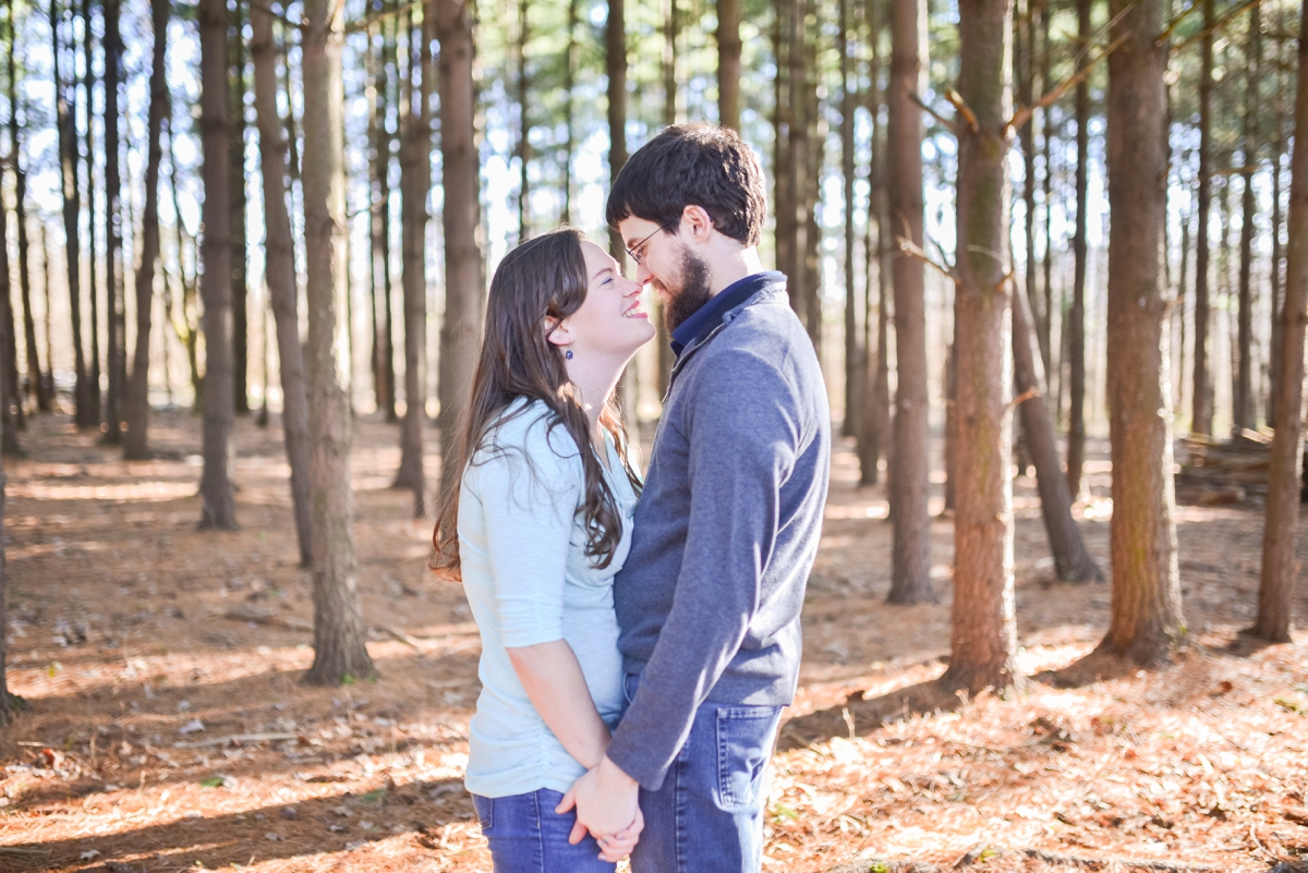 engagement-session-at-the-woods-in-hoover-dam-in-westerville-ohio_0433