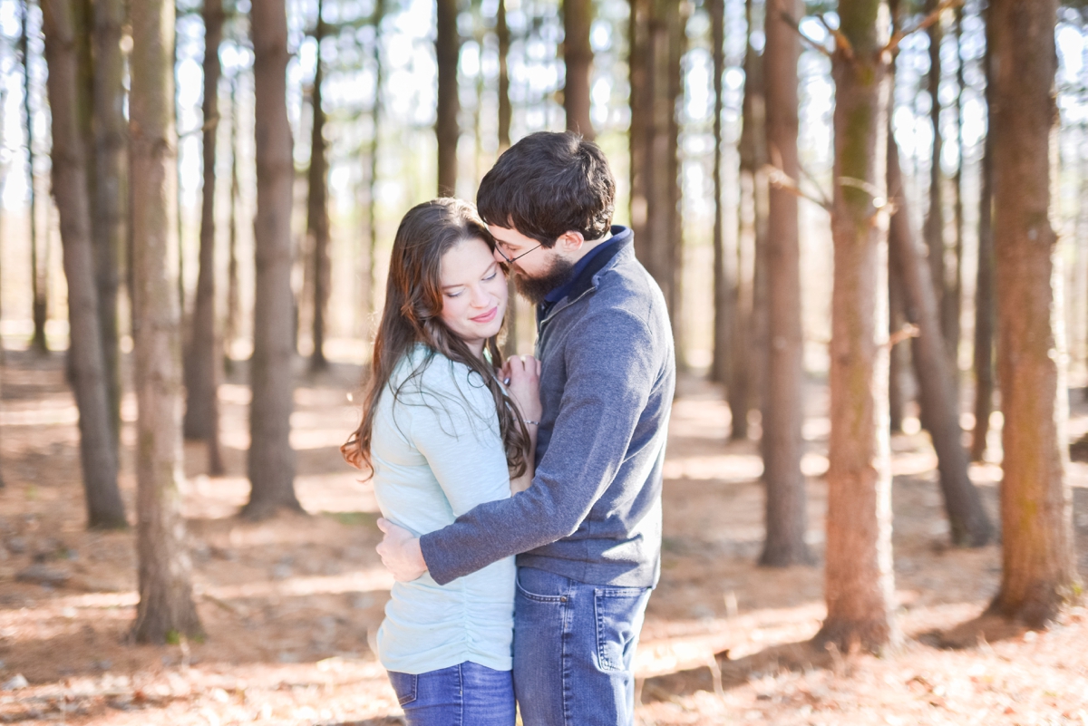 engagement-session-at-the-woods-in-hoover-dam-in-westerville-ohio_0440