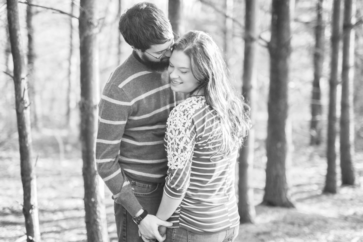 engagement-session-at-the-woods-in-hoover-dam-in-westerville-ohio_0449