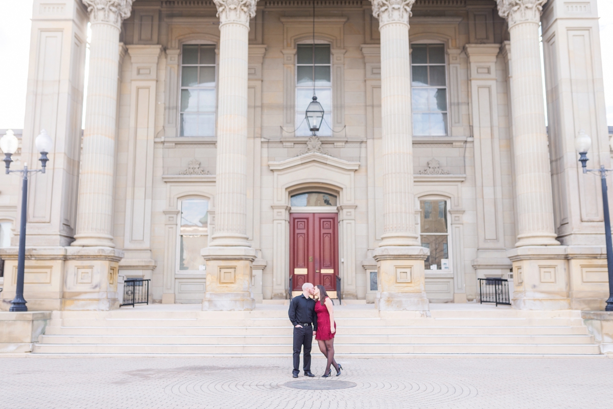 winter-engagements-at-chillicothe-in-the-downtown-area-by-the-stone-and-brick_0475