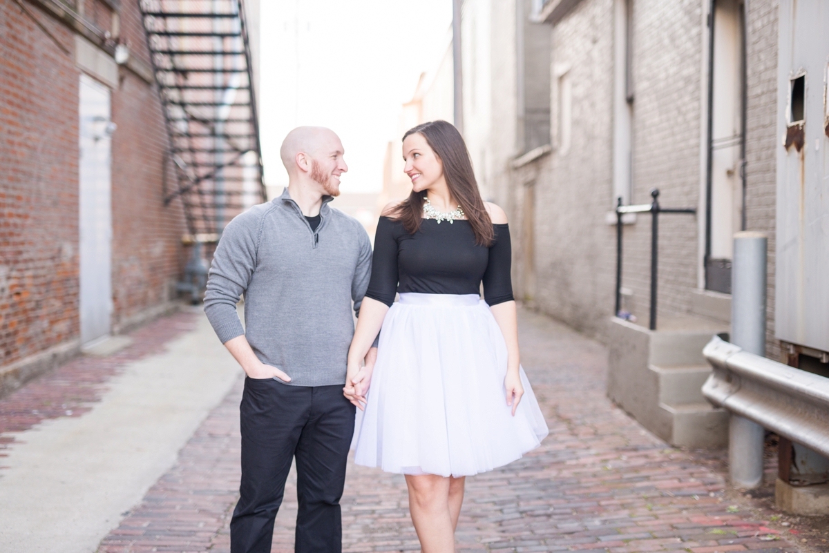 winter-engagements-at-chillicothe-in-the-downtown-area-by-the-stone-and-brick_0494