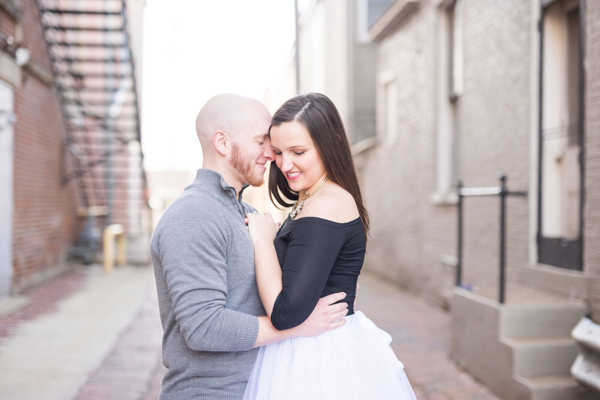 winter-engagements-at-chillicothe-in-the-downtown-area-by-the-stone-and-brick_0495