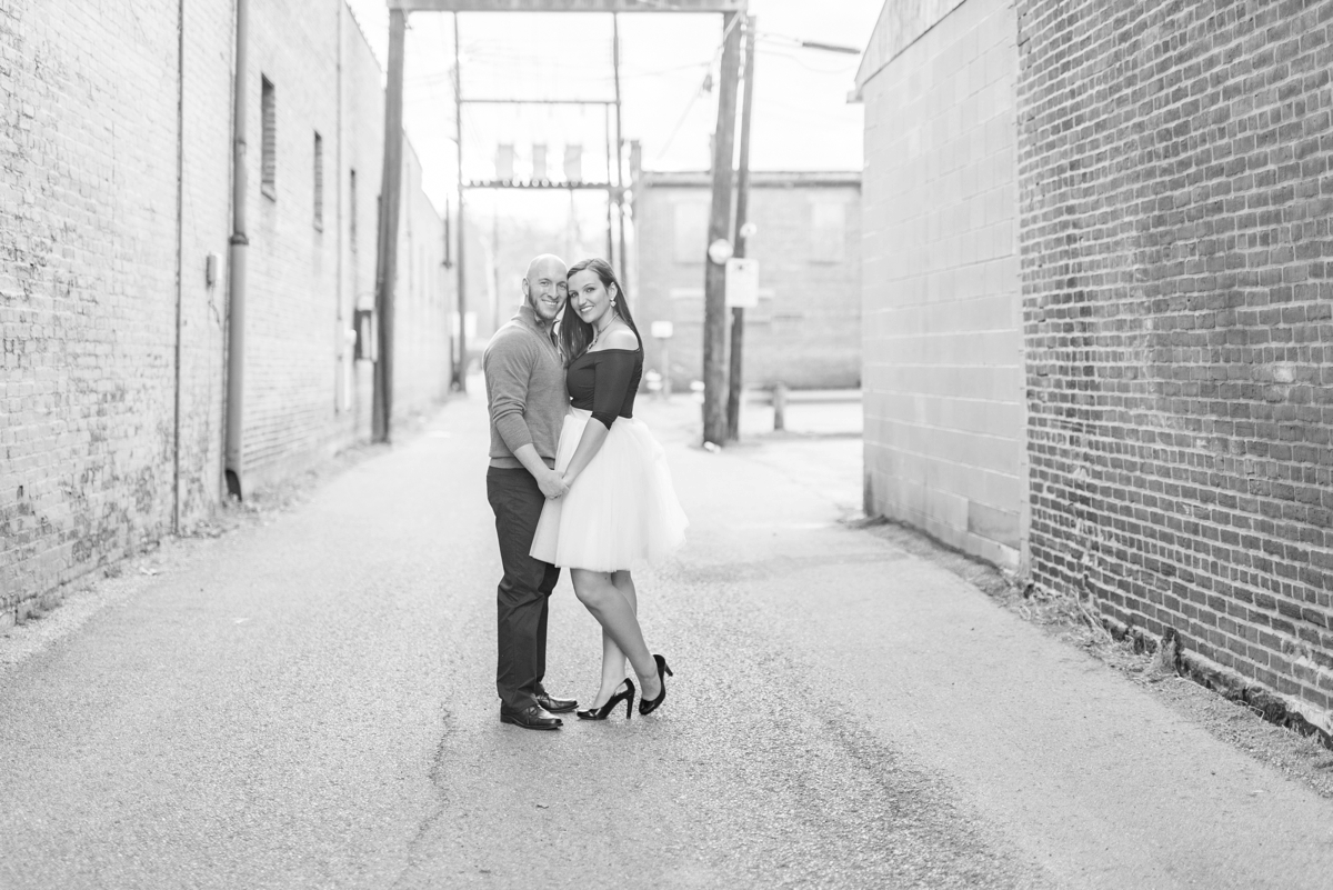 winter-engagements-at-chillicothe-in-the-downtown-area-by-the-stone-and-brick_0499