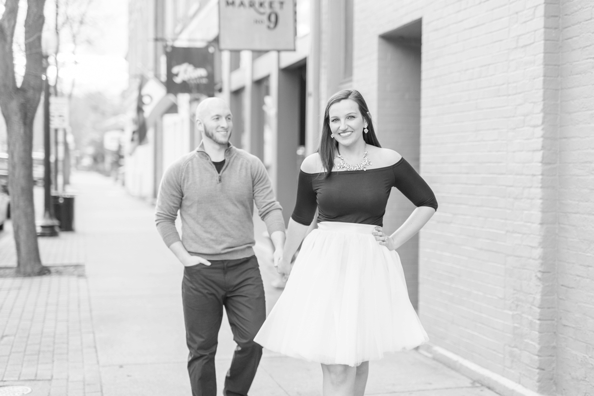 winter-engagements-at-chillicothe-in-the-downtown-area-by-the-stone-and-brick_0508