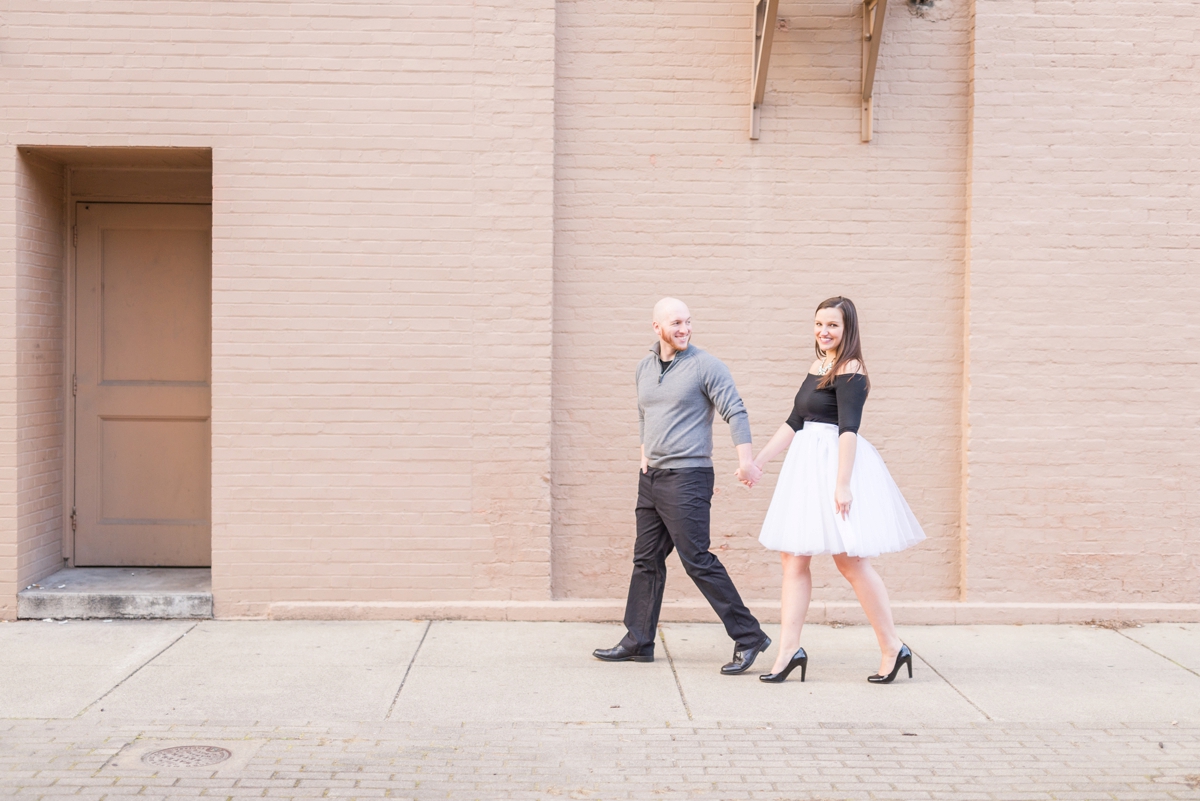 winter-engagements-at-chillicothe-in-the-downtown-area-by-the-stone-and-brick_0513