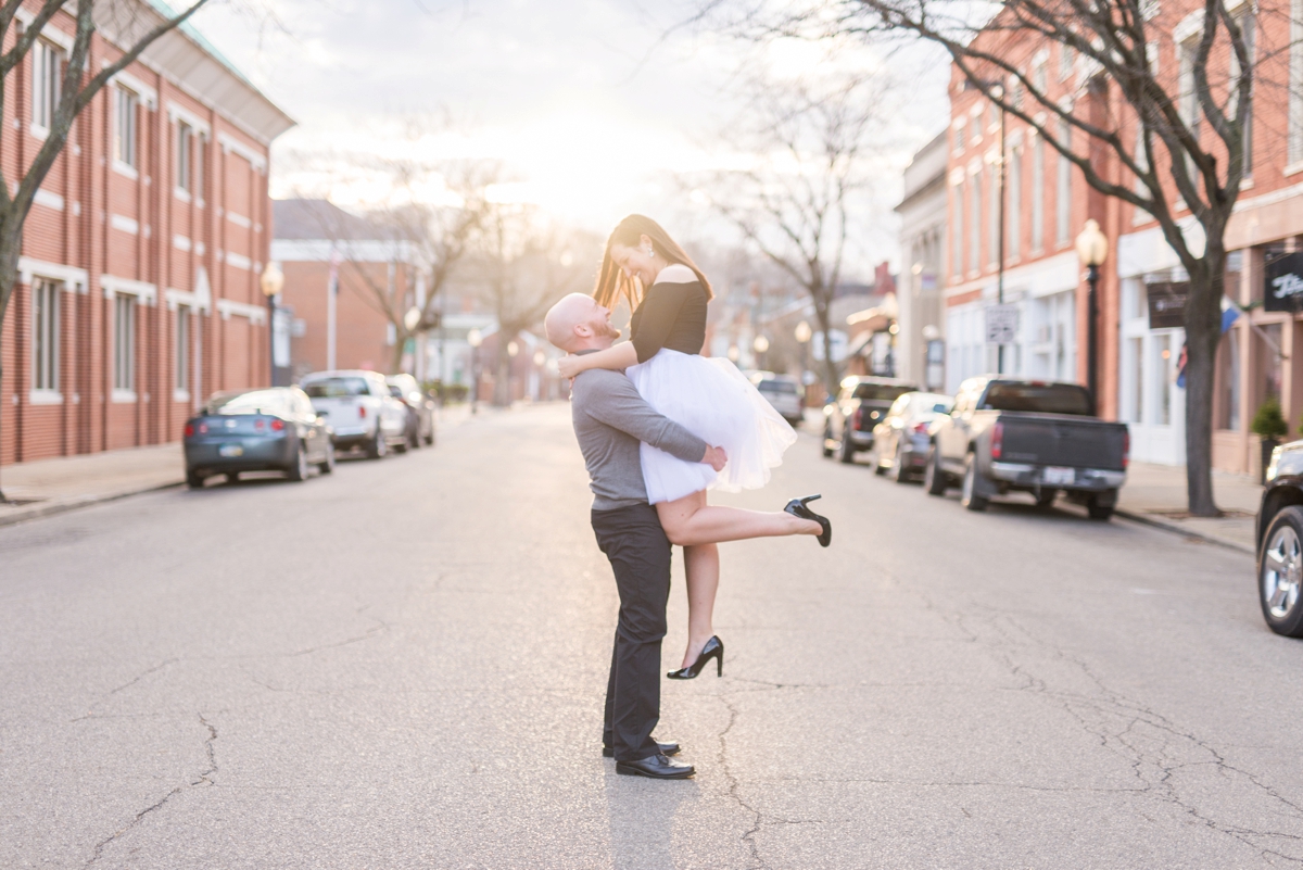 winter-engagements-at-chillicothe-in-the-downtown-area-by-the-stone-and-brick_0514