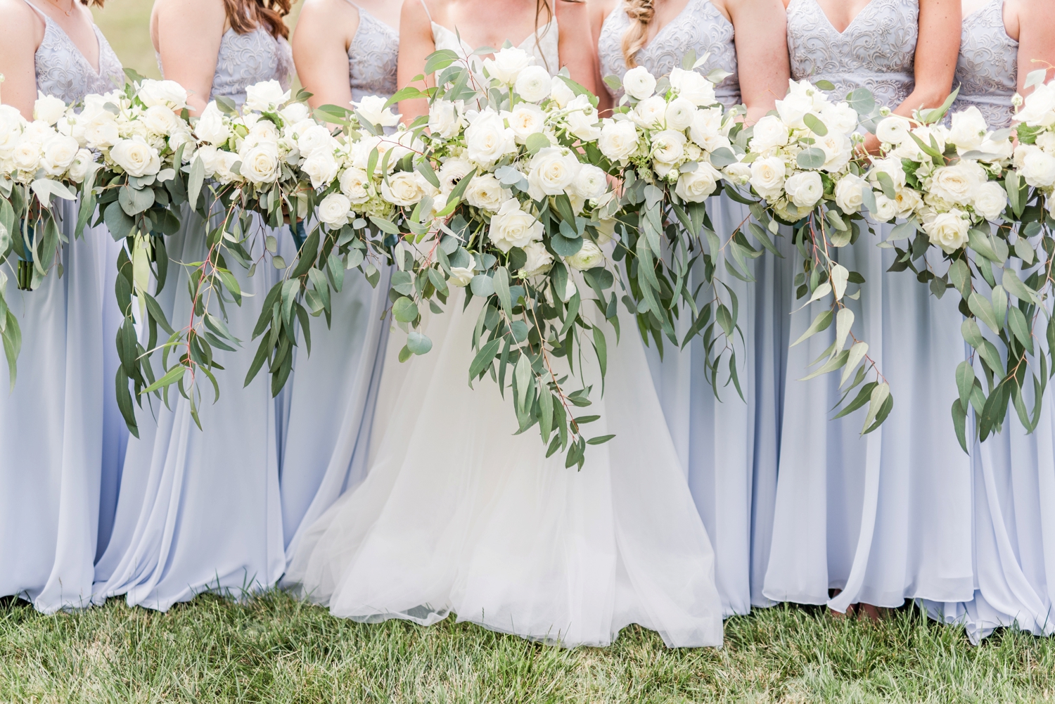 light-blue-and-greenery-wedding-colors