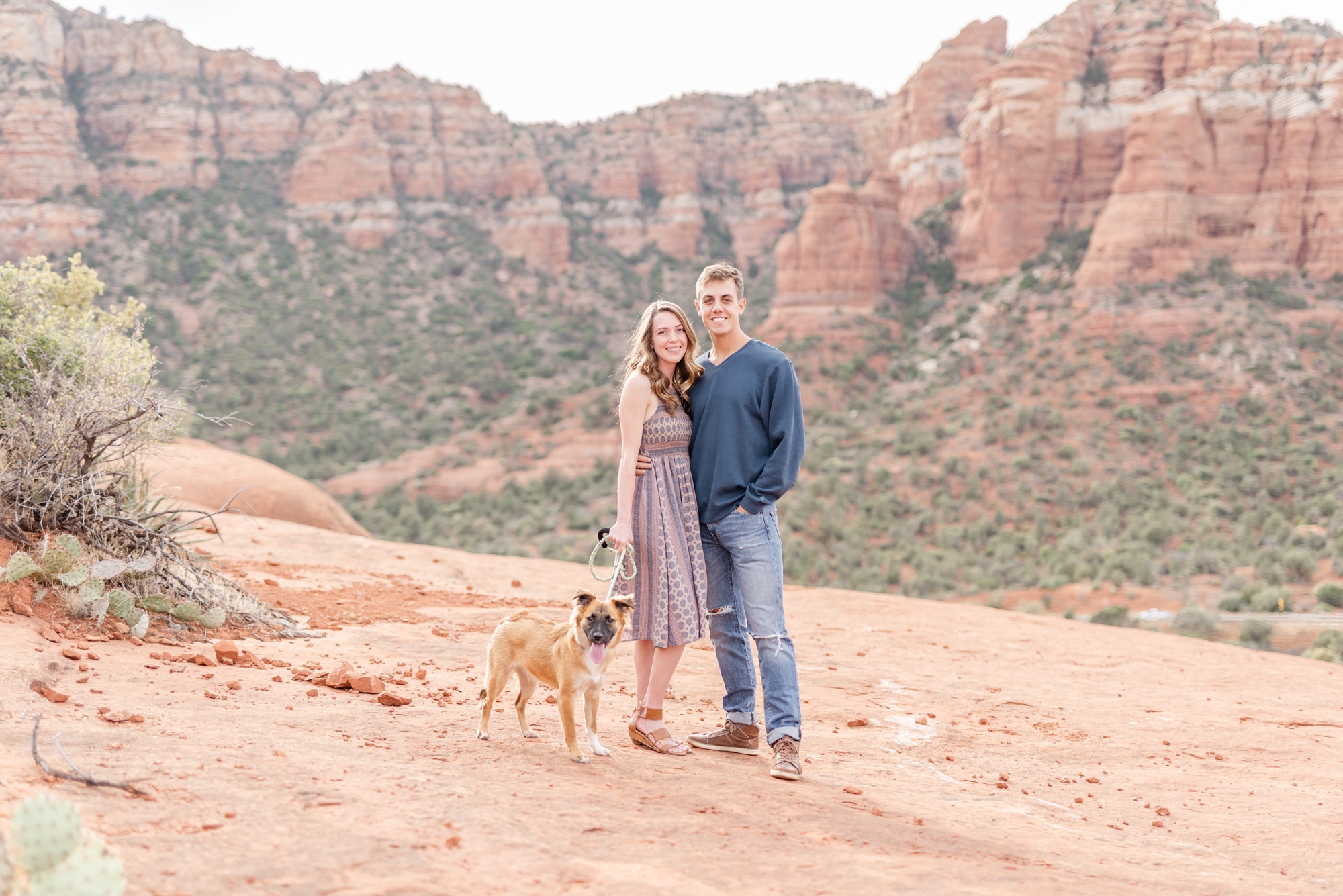 bell-rock-photography-of-a-cute-couple-and-their-dog