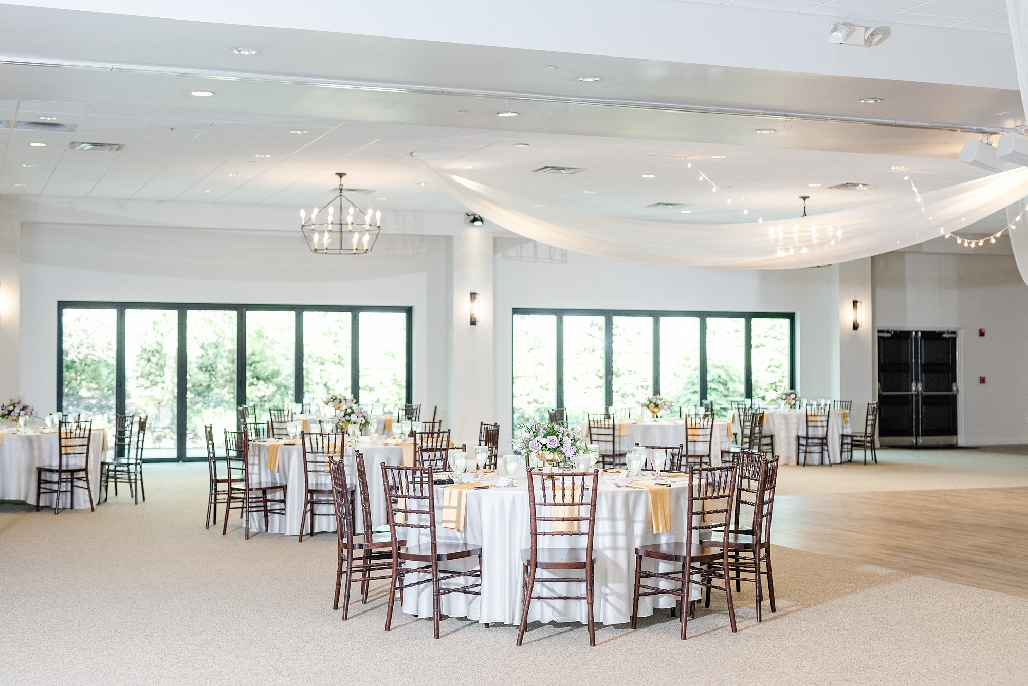 classic summer wedding reception at Brookshire with Stephanie Kase Photography