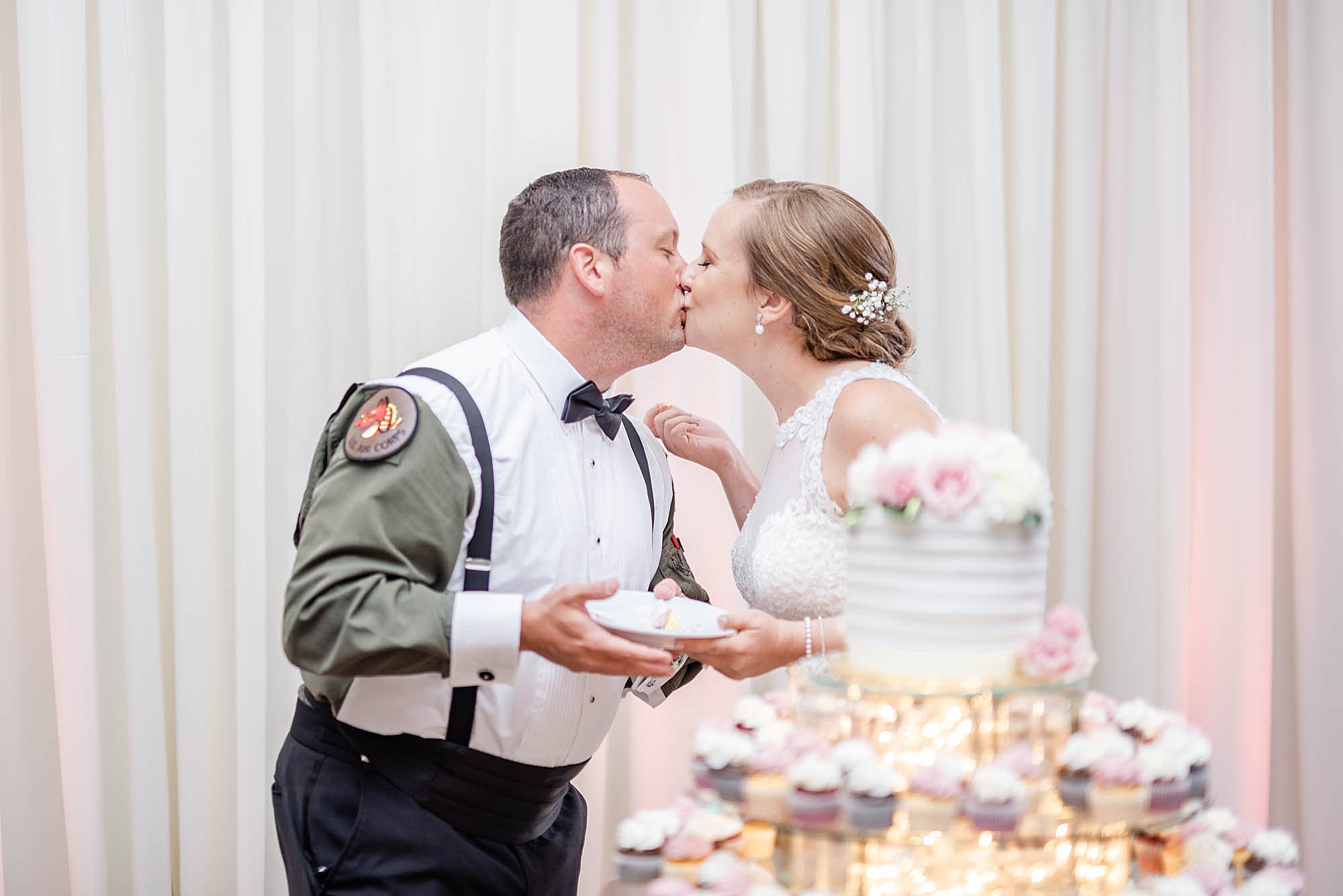 Ohio wedding reception with cake and newlyweds